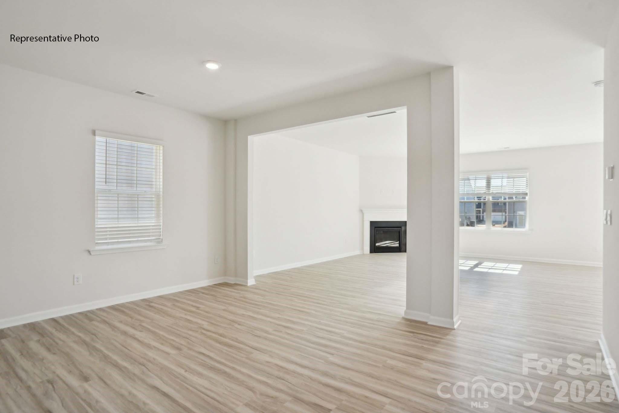 2031 Moorside Court Property Photo 5