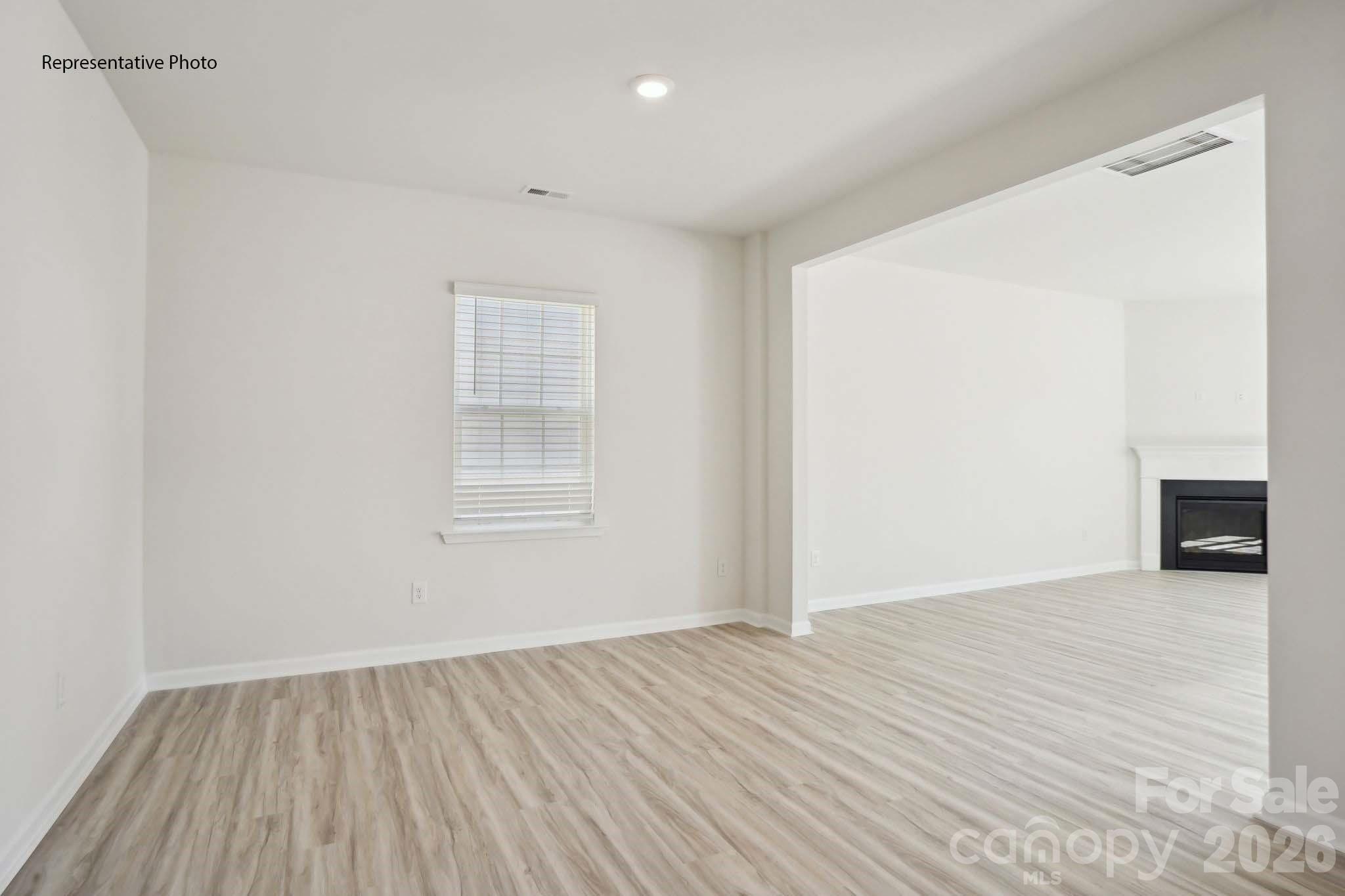 2031 Moorside Court Property Photo 6
