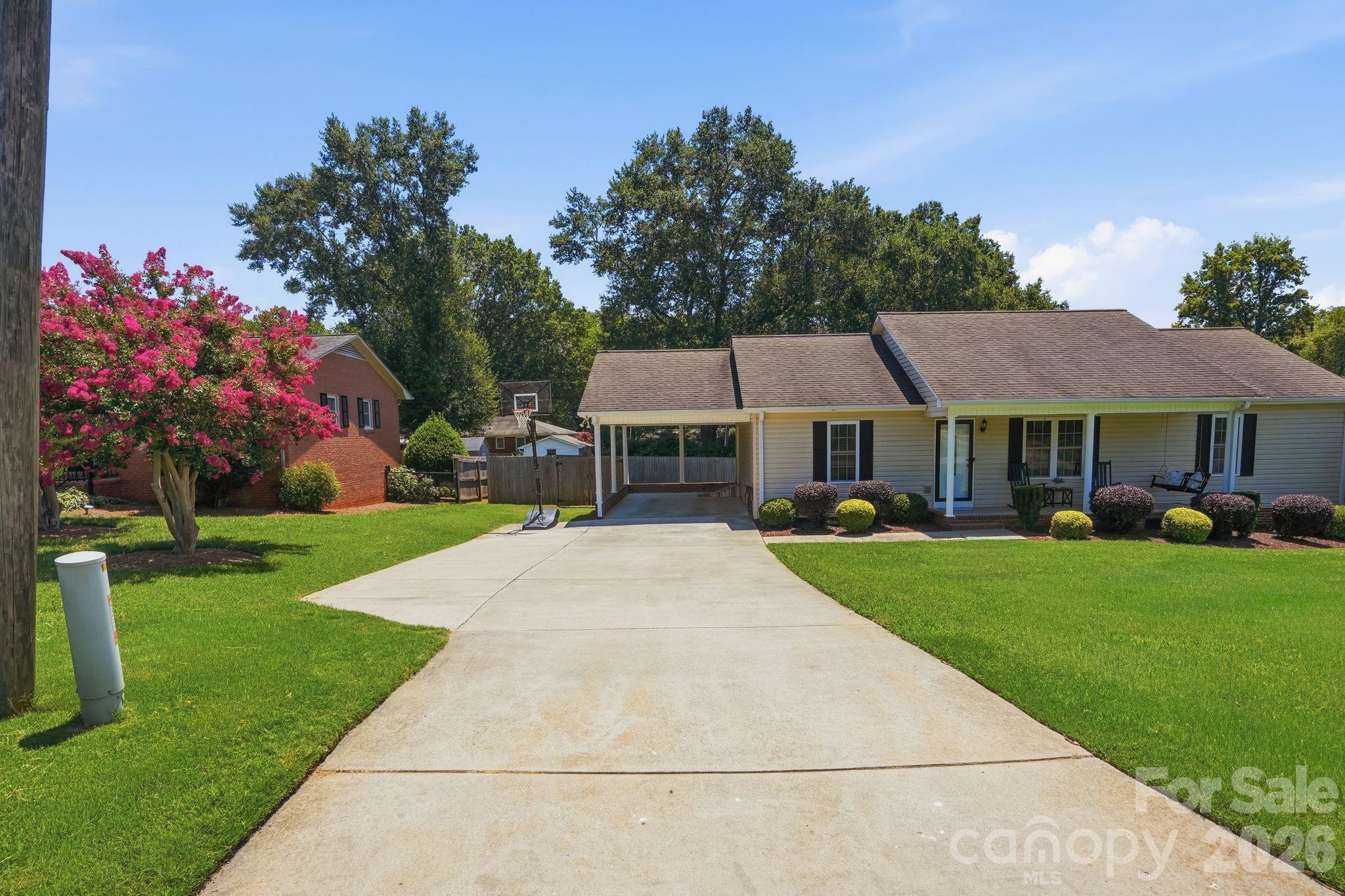 107 Wendover Drive Property Photo 3