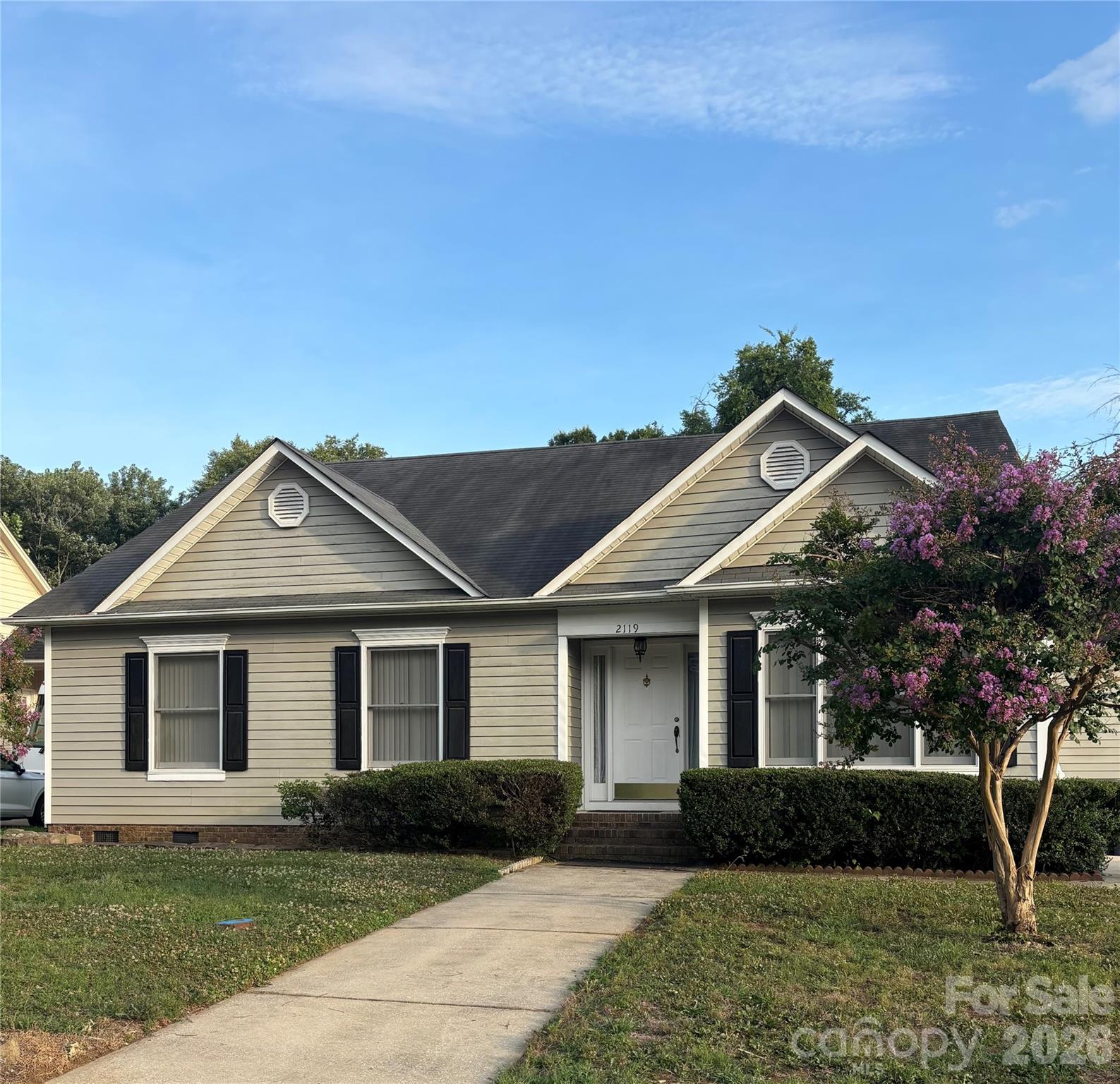2119 Summers Glen Property Photo 1