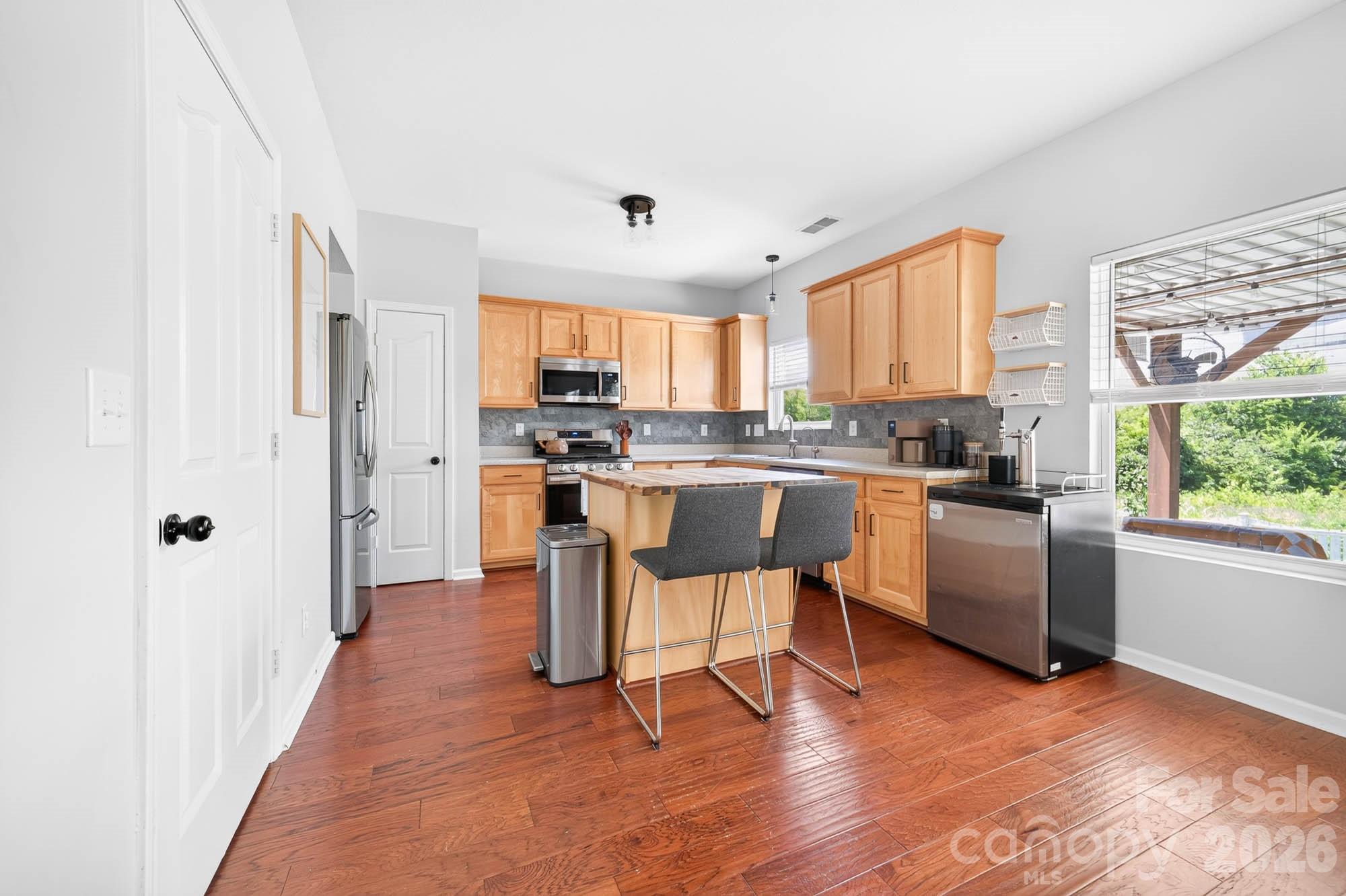 405 Galesburg Drive Property Photo 6