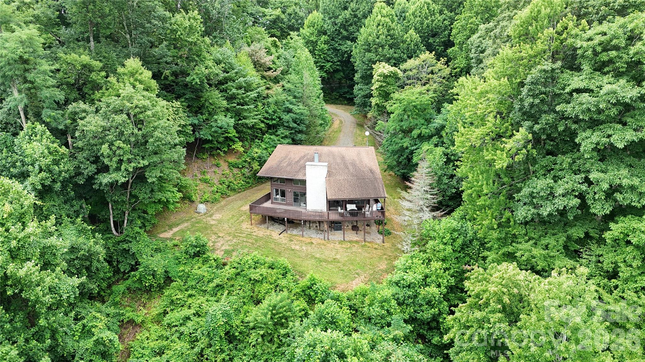 300 Buck Drive Property Photo 2
