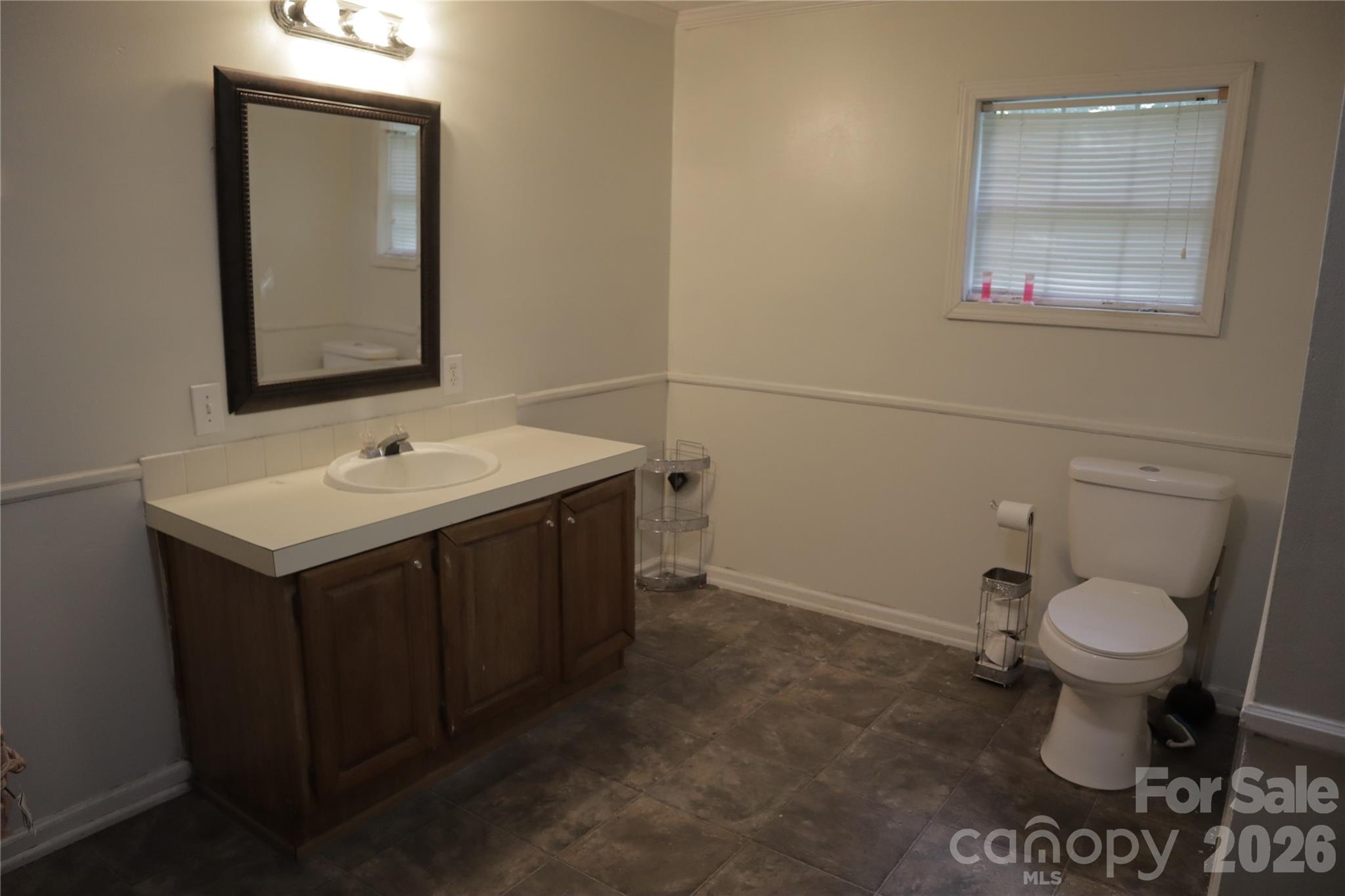 179 W Hilltop Lane Property Photo 8