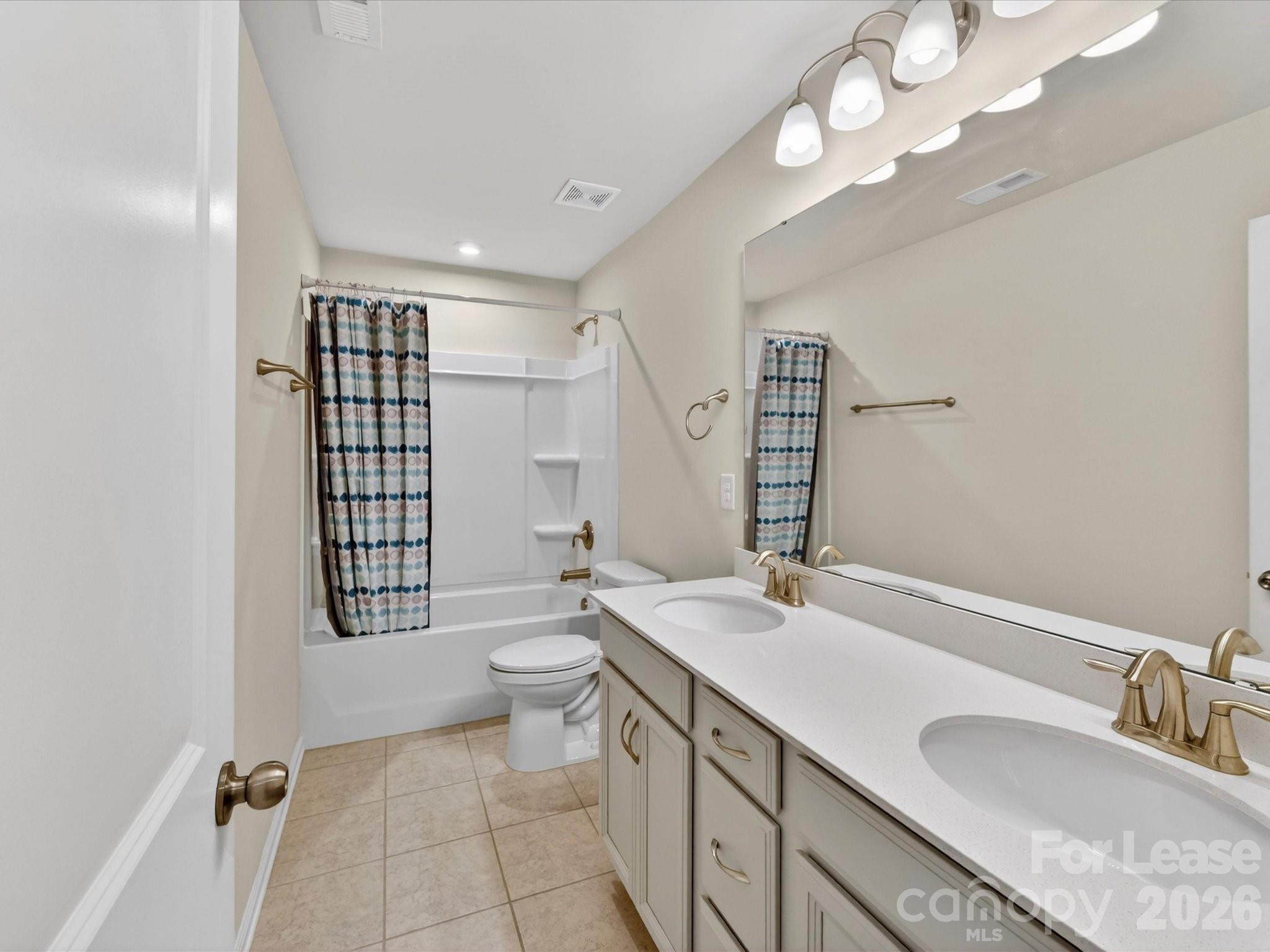 420 Burr Street Property Photo 28