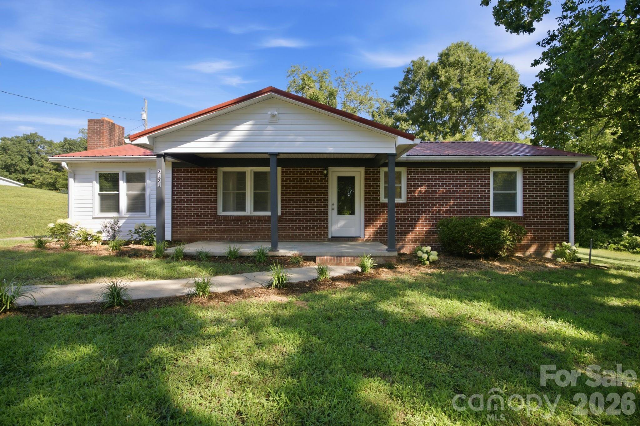 3123 Castle Avenue Property Photo 1