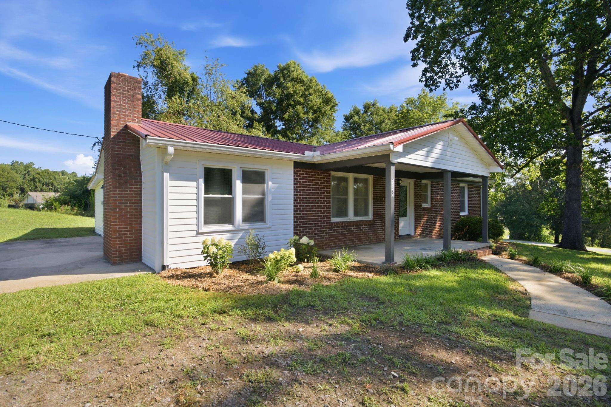 3123 Castle Avenue Property Photo 2