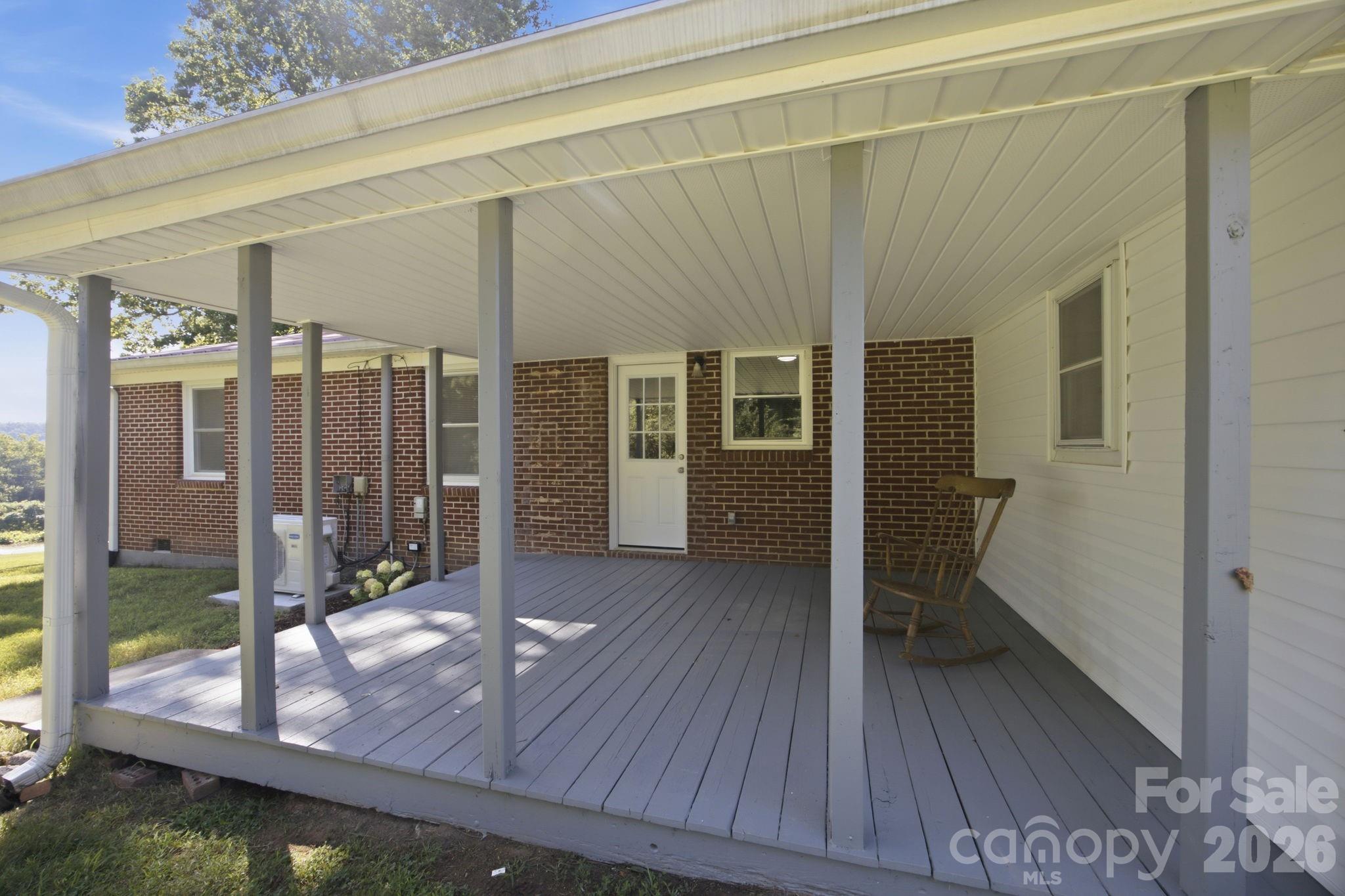 3123 Castle Avenue Property Photo 3