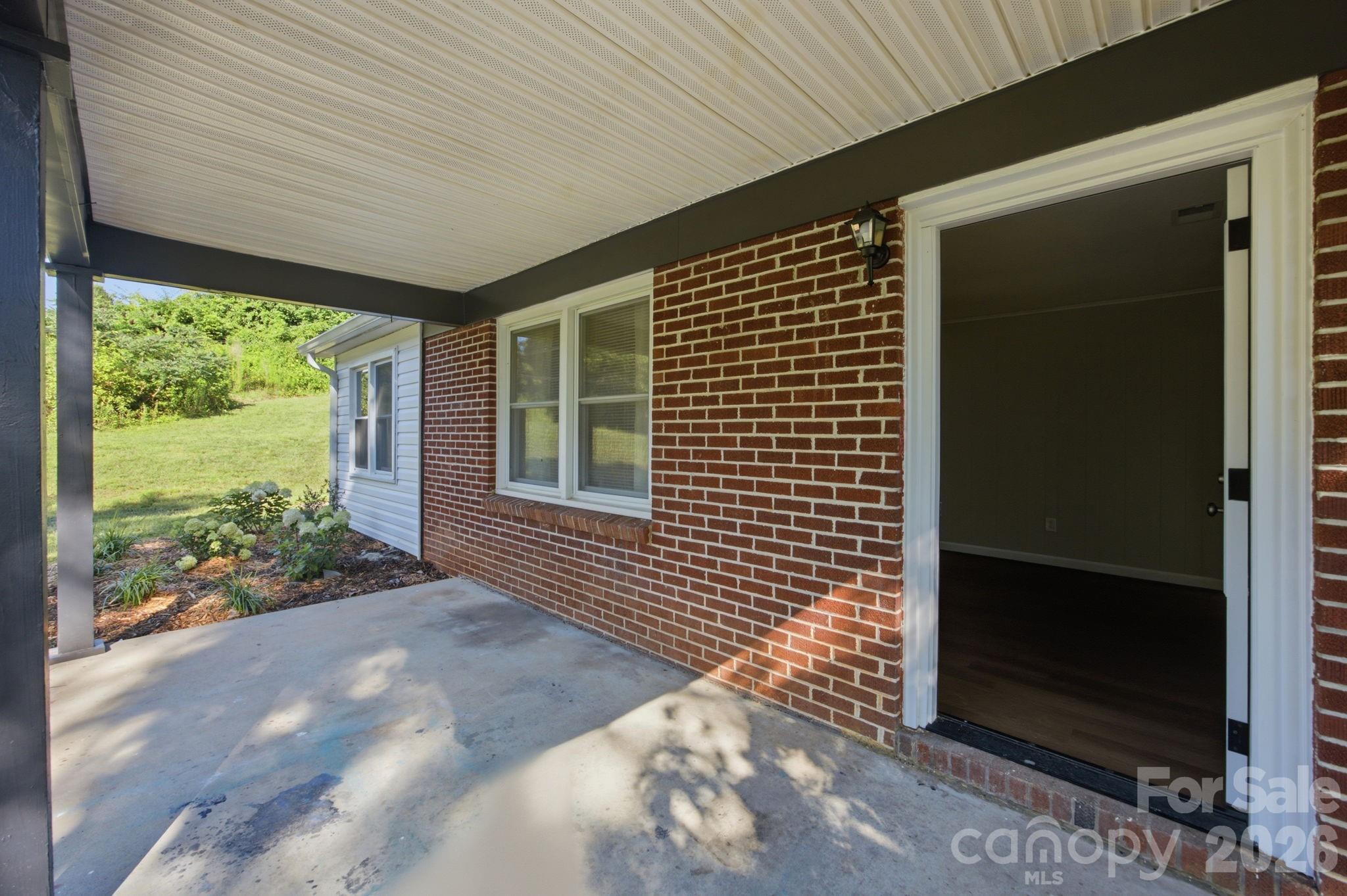 3123 Castle Avenue Property Photo 4