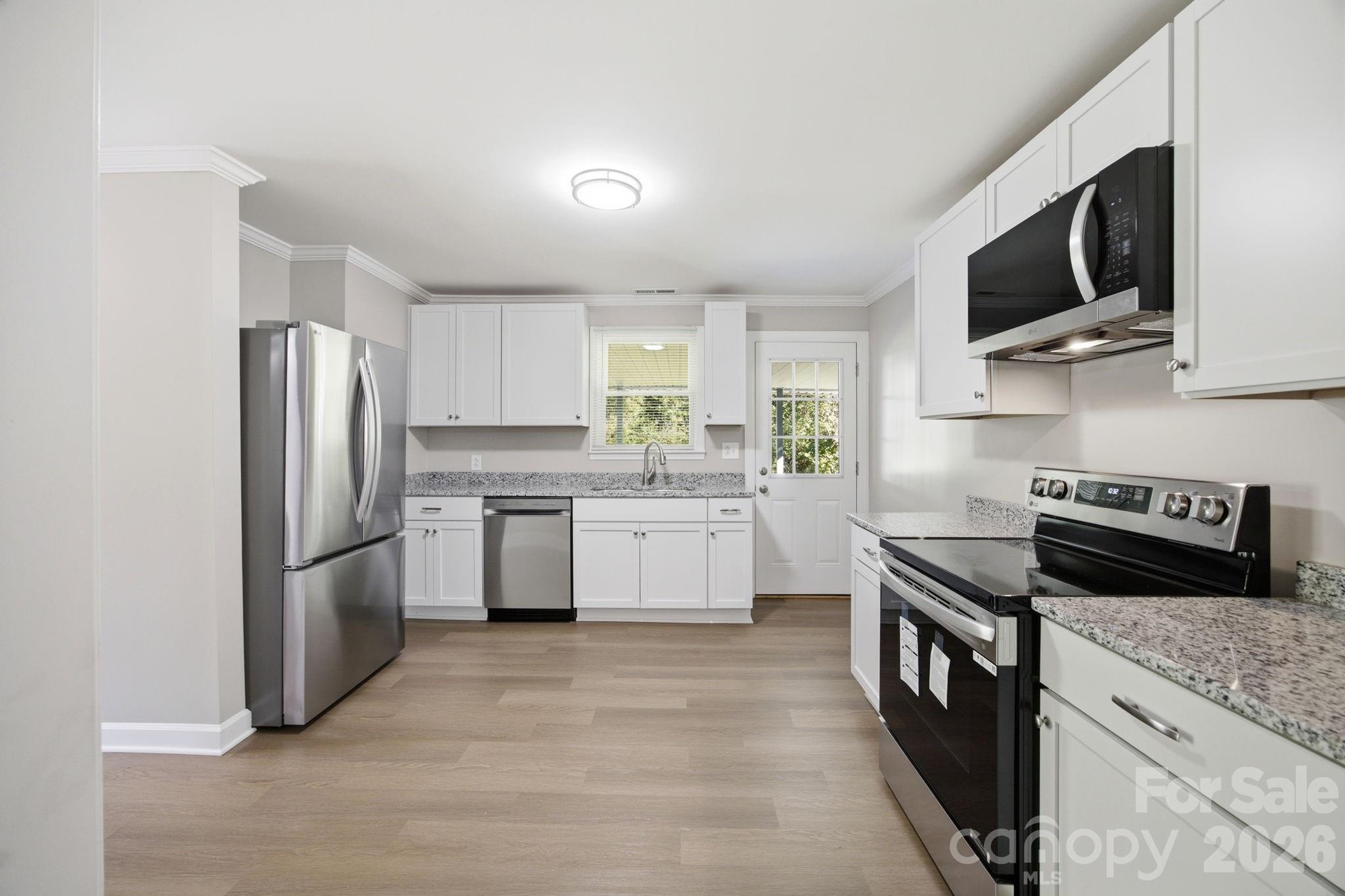 3123 Castle Avenue Property Photo 8