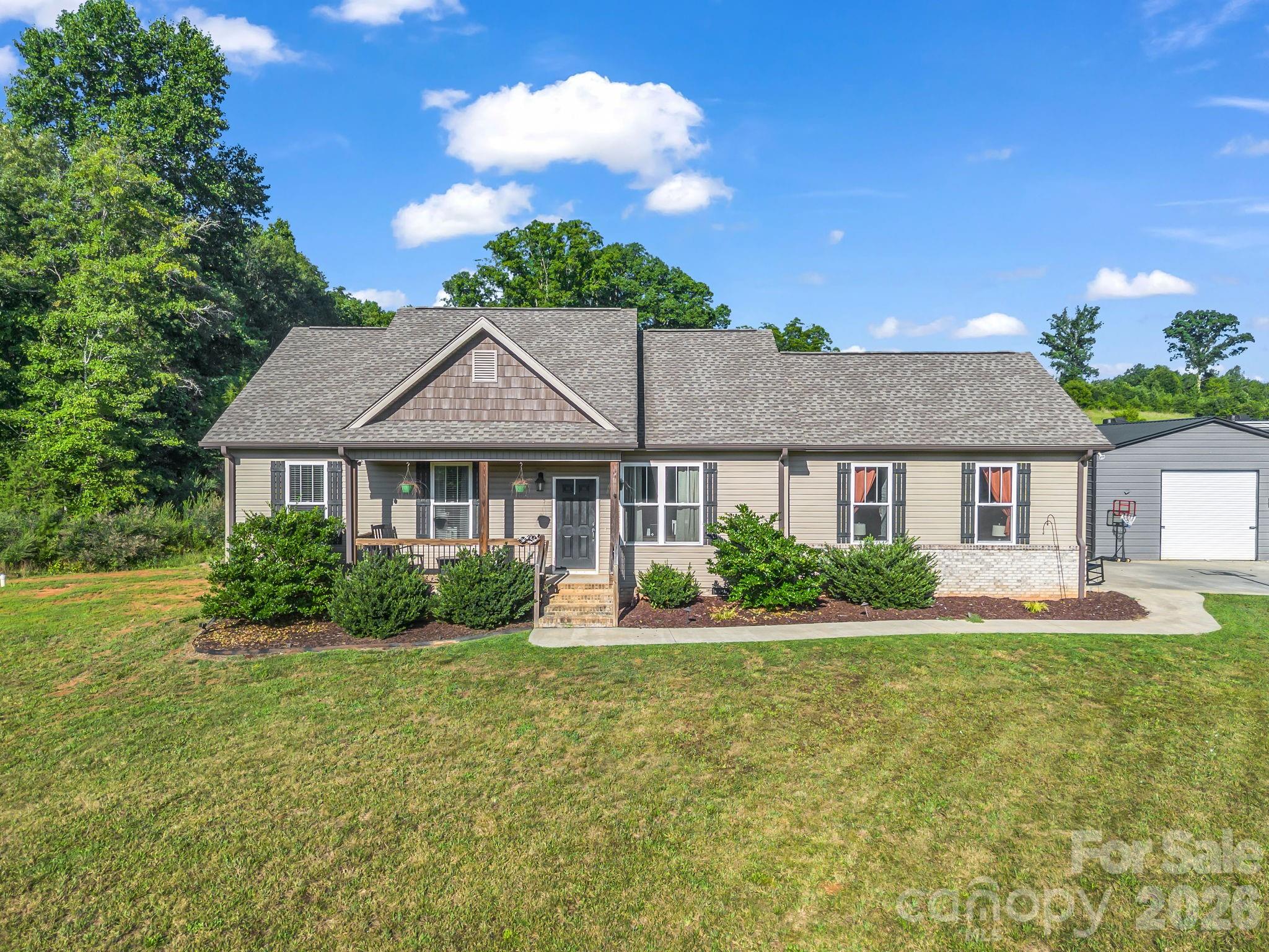 117 Clarence Henson Road Property Photo 1