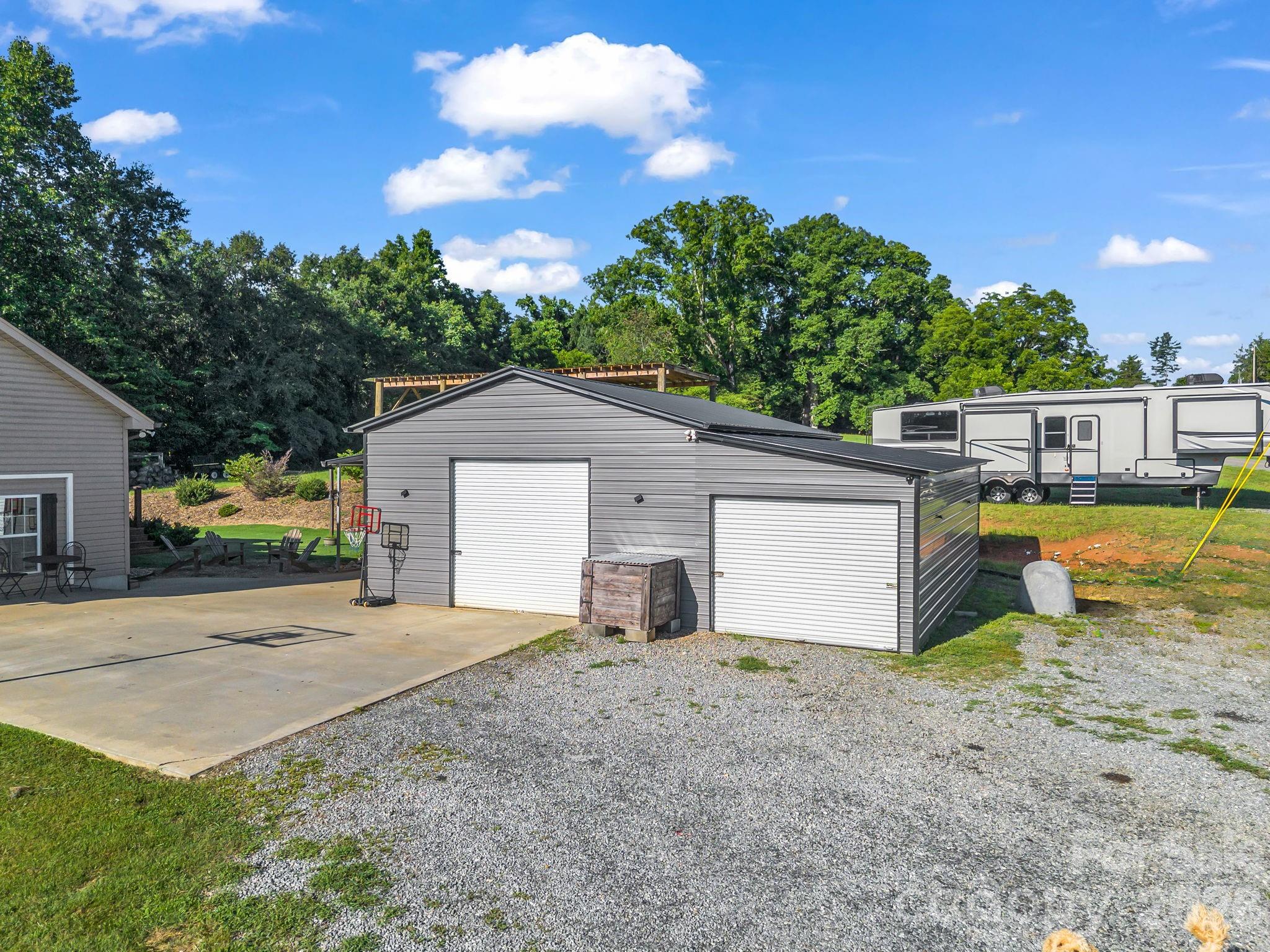 117 Clarence Henson Road Property Photo 6