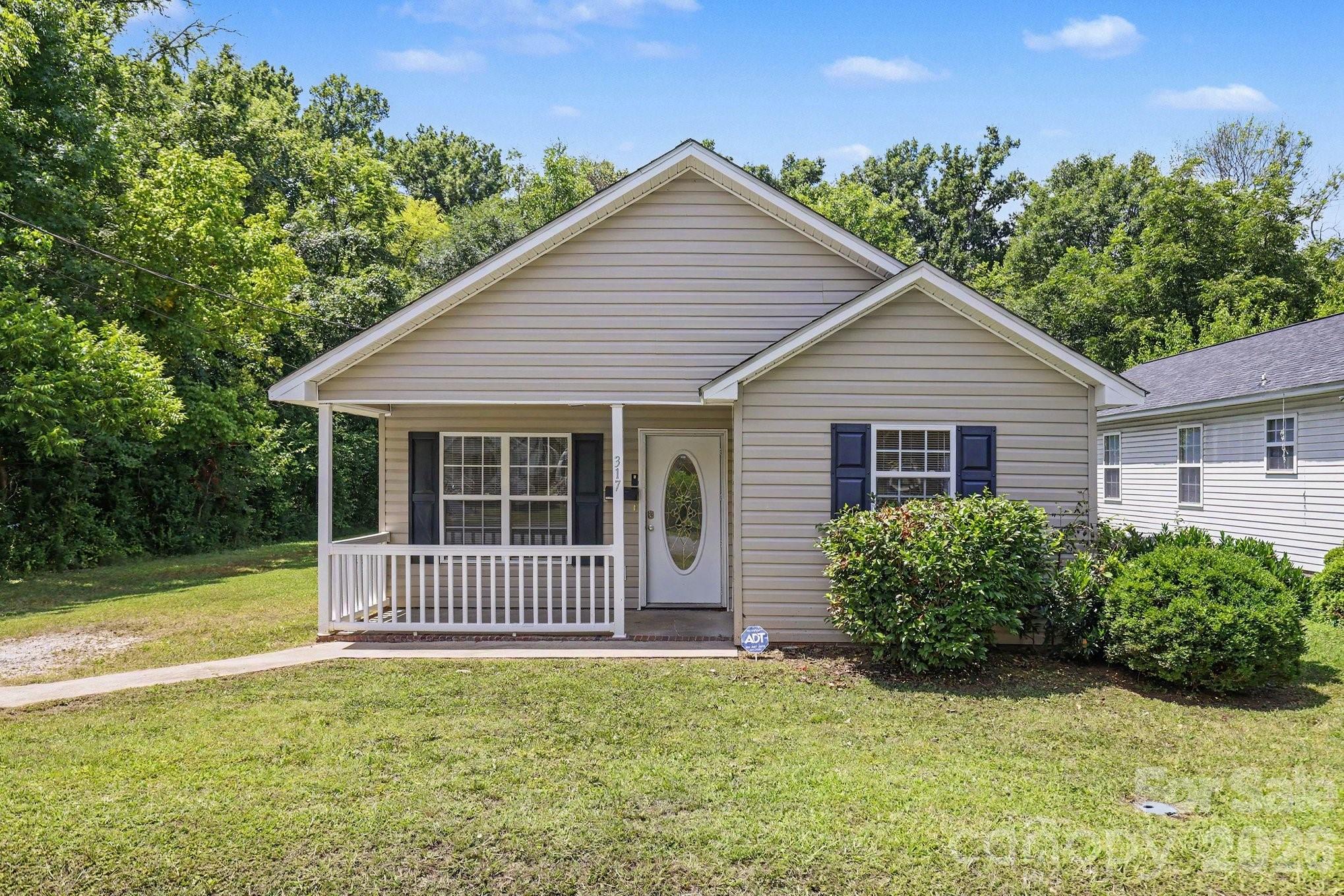 317 Baker Street Property Photo 1