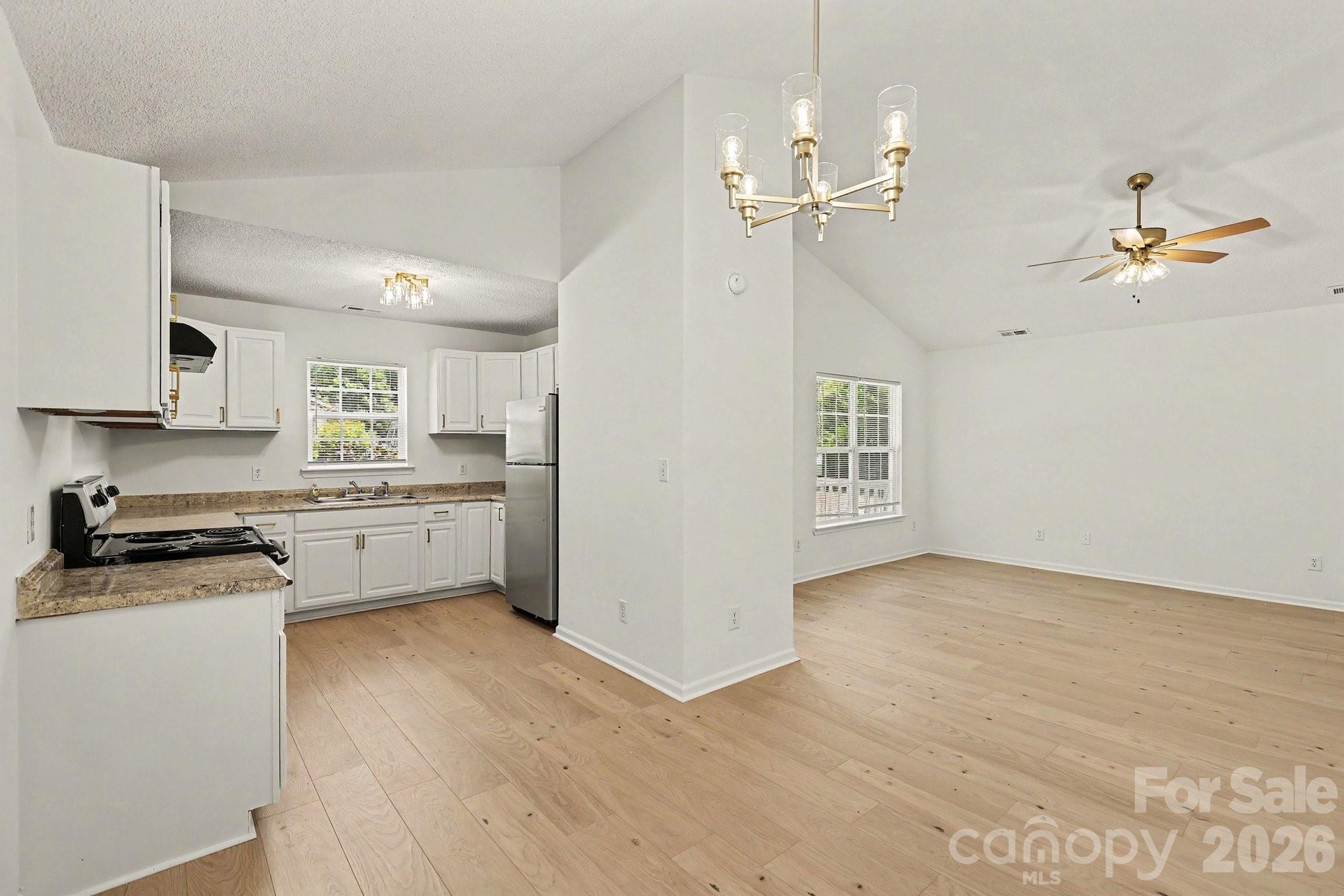 317 Baker Street Property Photo 9