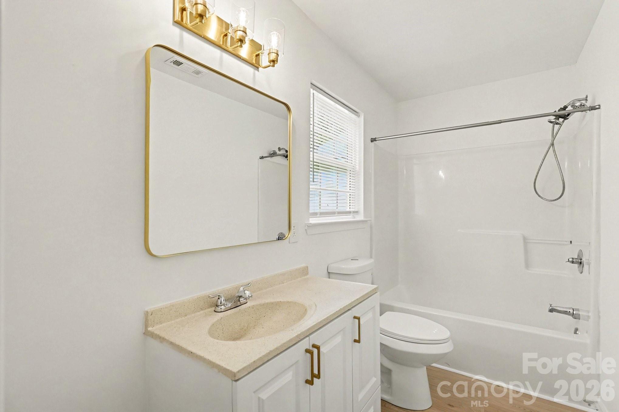 317 Baker Street Property Photo 17