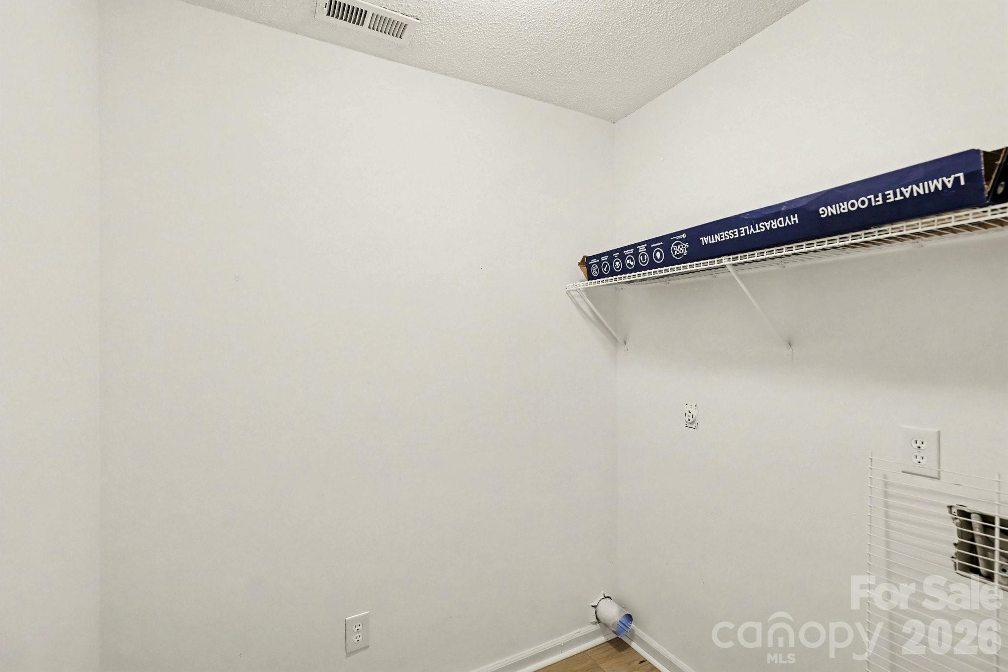 317 Baker Street Property Photo 22