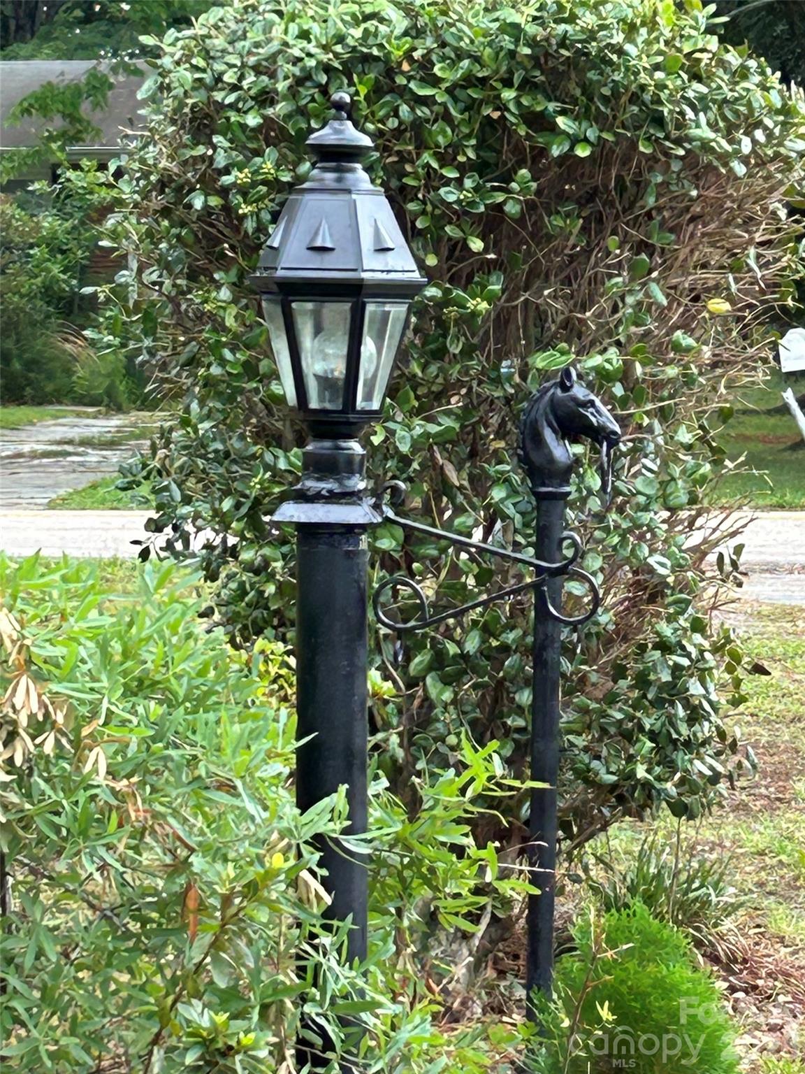 709 Sunset Drive Property Photo 4