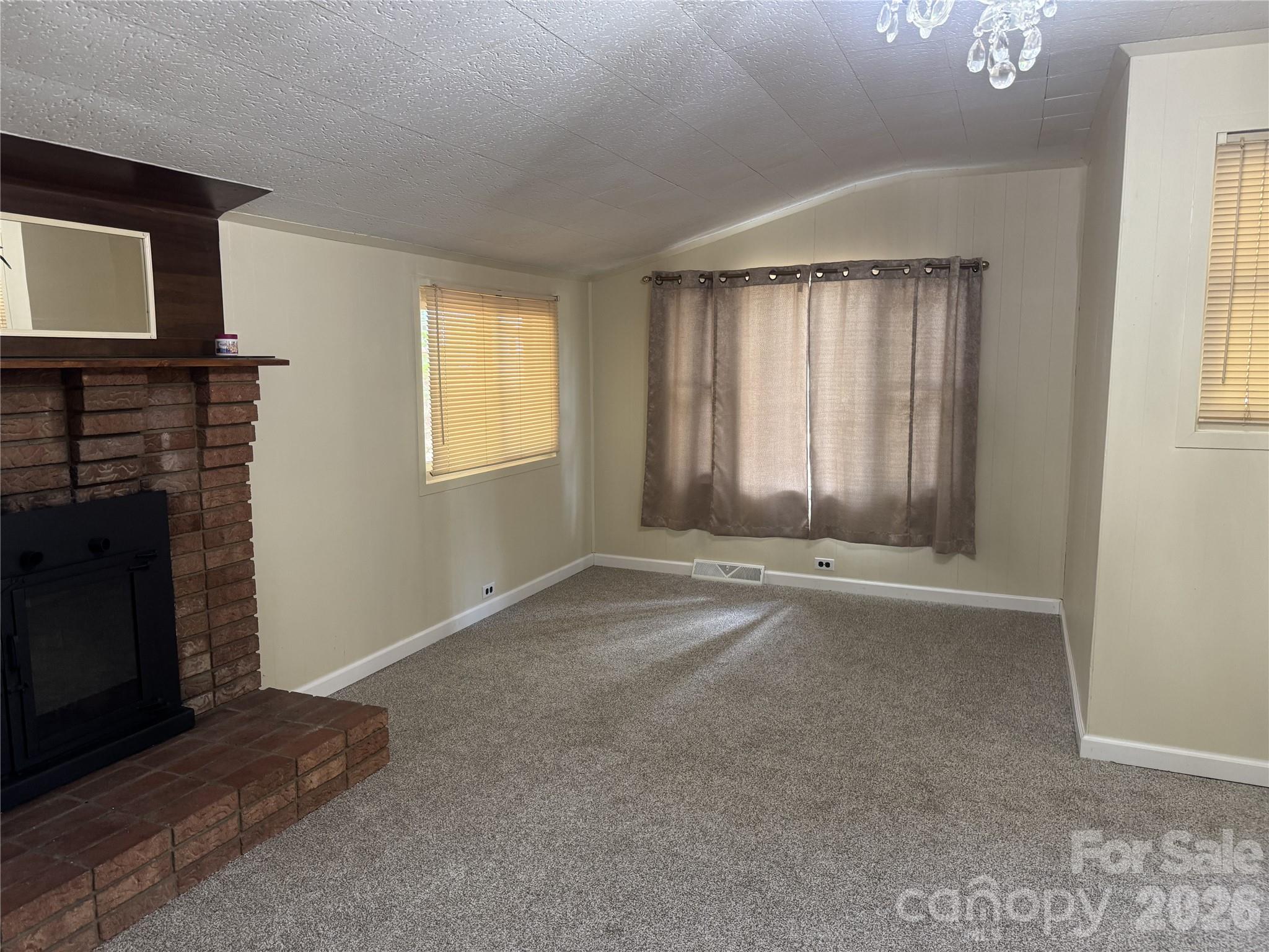 709 Sunset Drive Property Photo 8