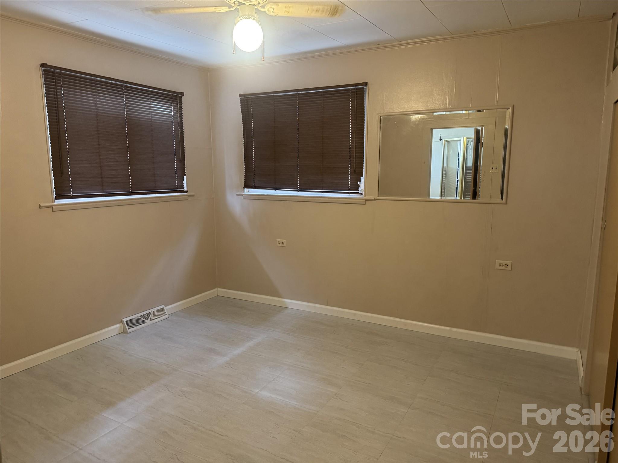 709 Sunset Drive Property Photo 15