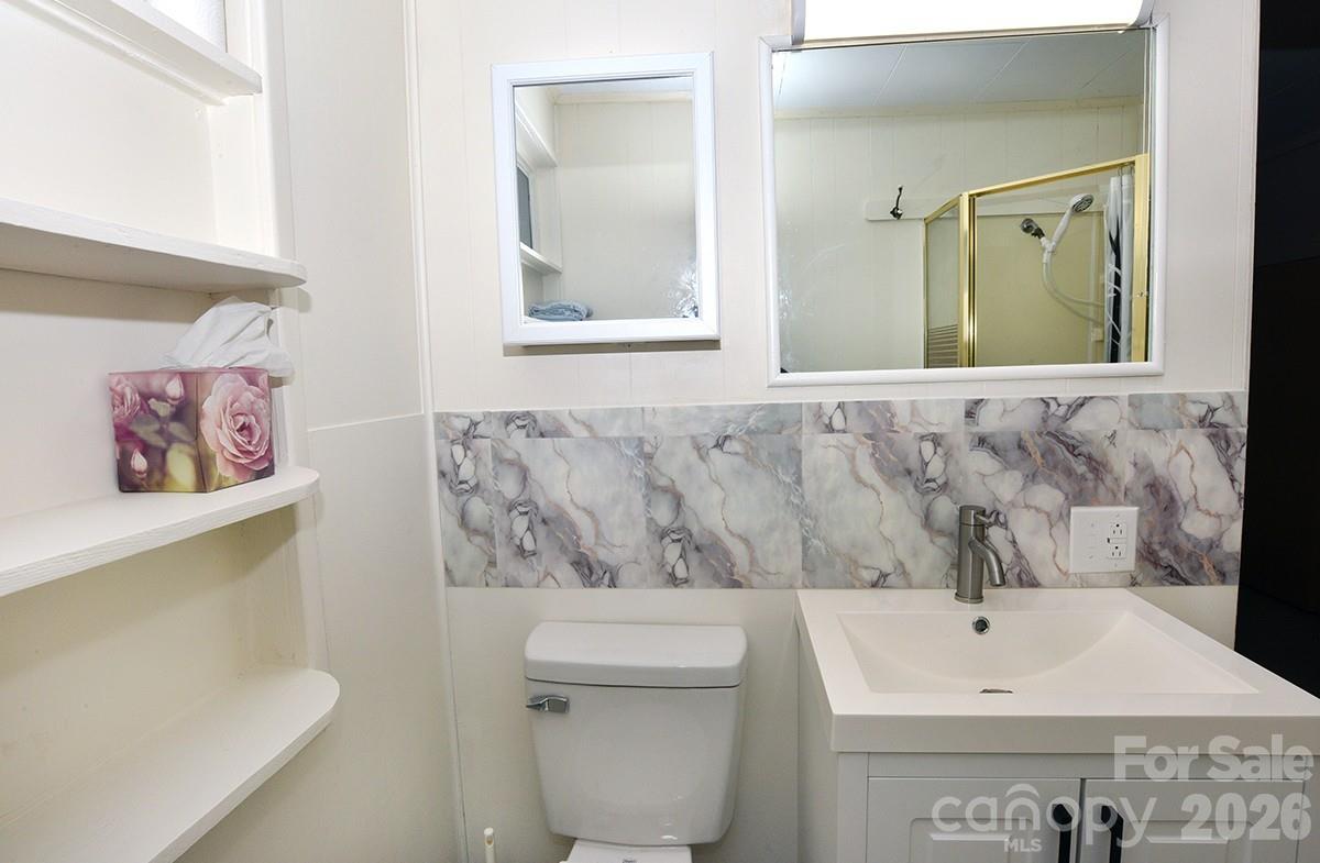 709 Sunset Drive Property Photo 16
