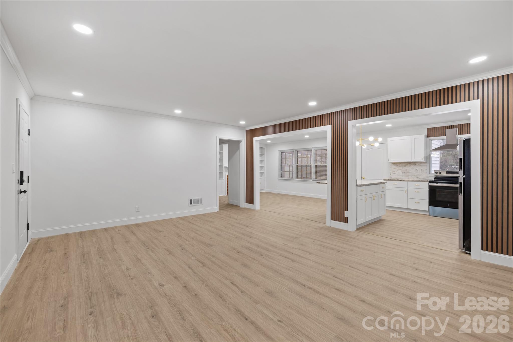 631 Townsend Avenue Property Photo 4