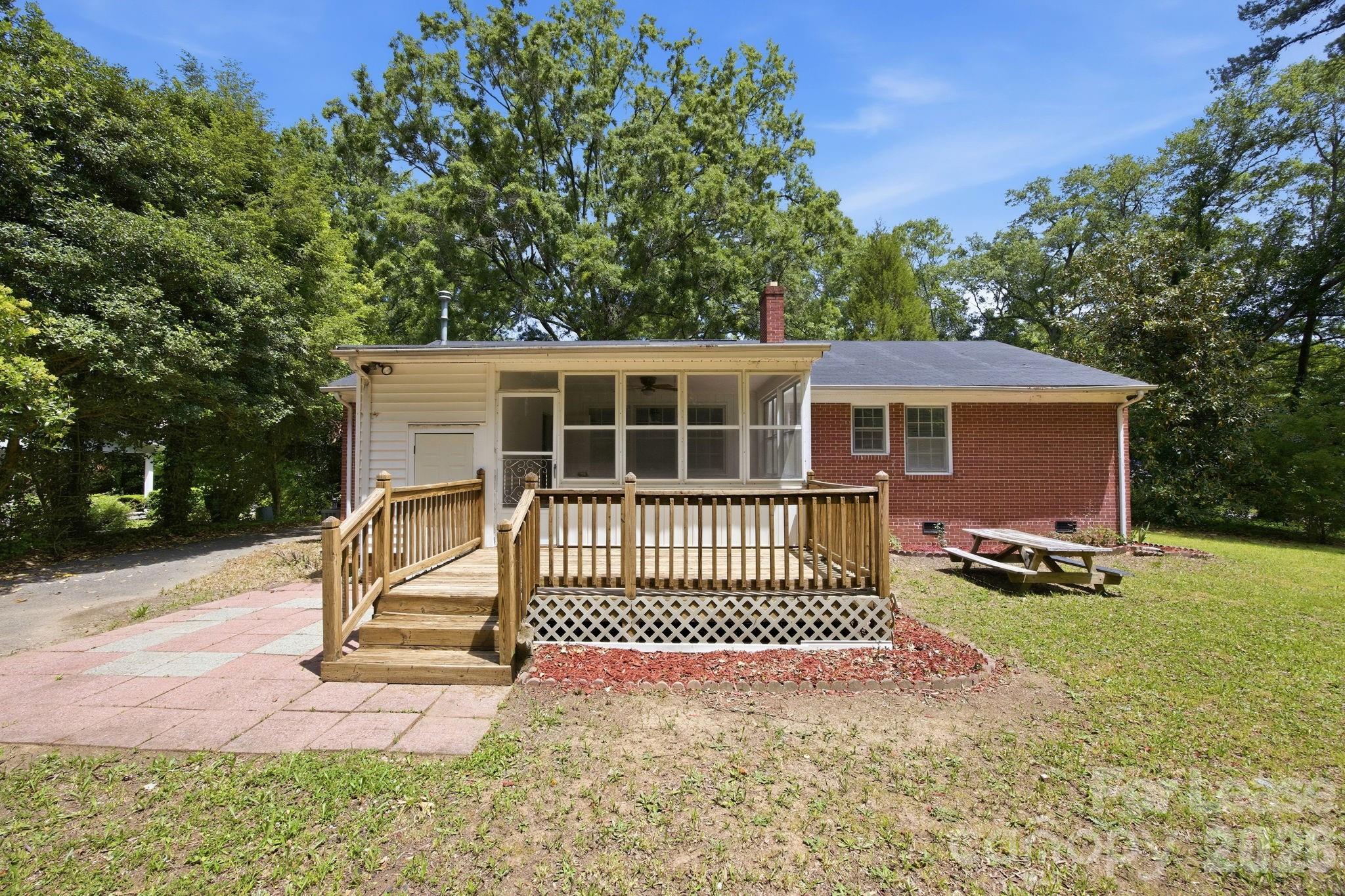 631 Townsend Avenue Property Photo 29