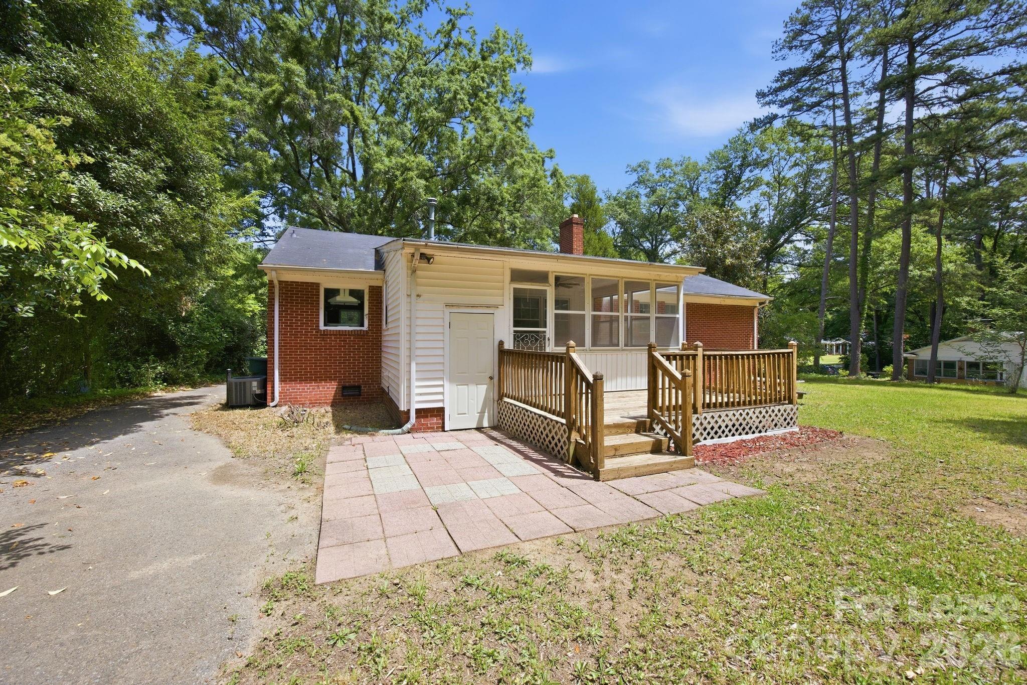 631 Townsend Avenue Property Photo 30