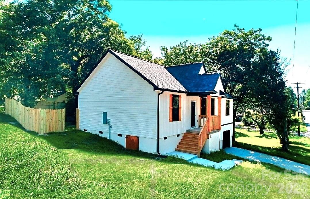 1111 W 7th Avenue Property Photo 1