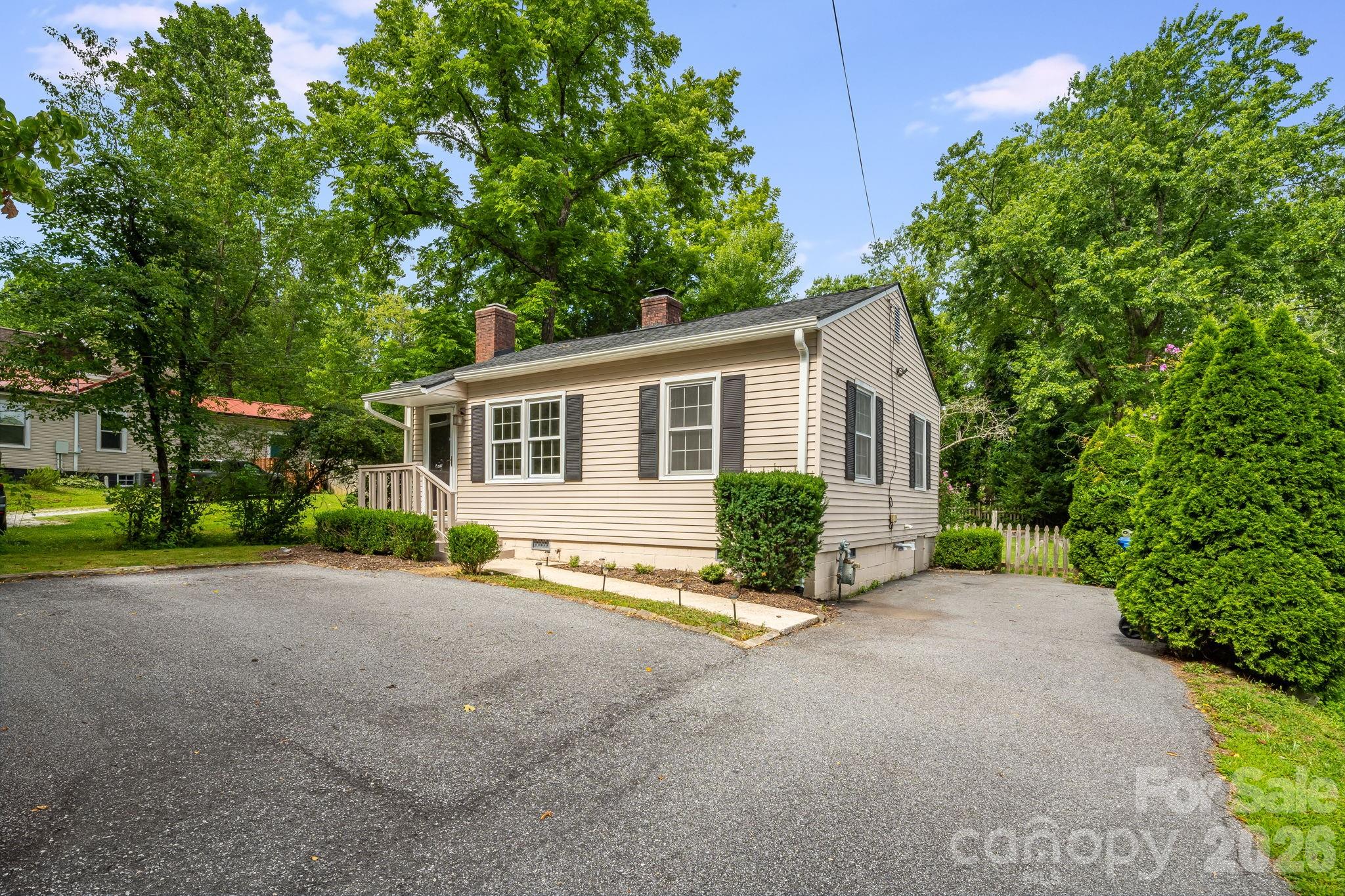 839 Kanuga Road 4 Property Photo 3