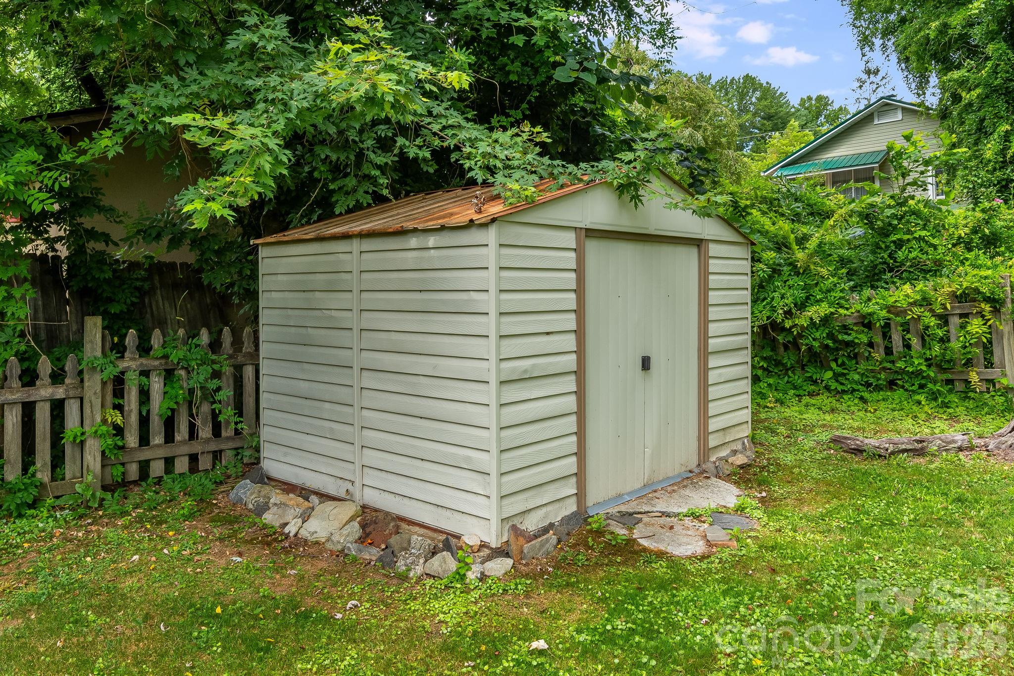 839 Kanuga Road 4 Property Photo 32