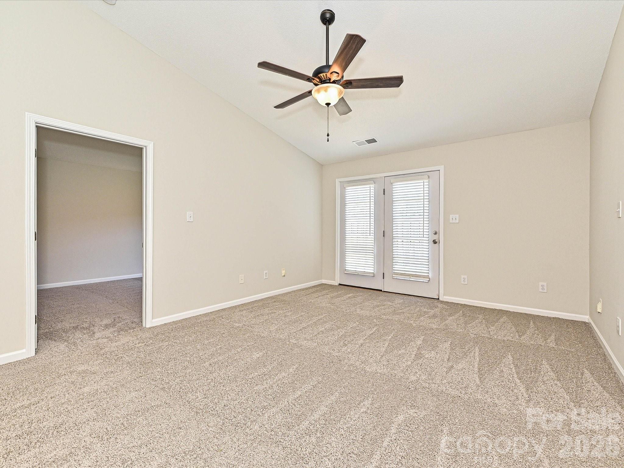 2013 Pin Oak Place Property Photo 6