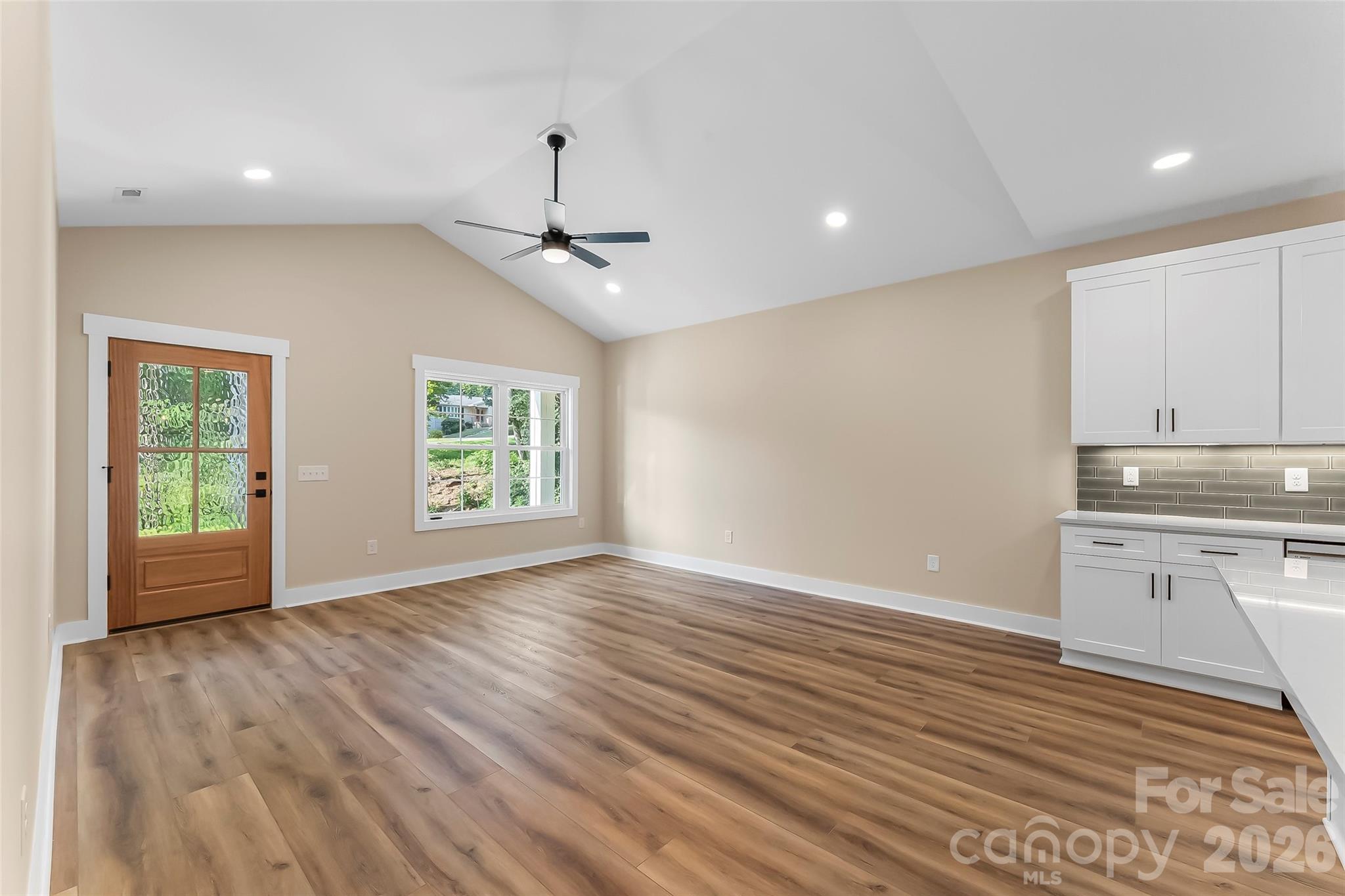 156 Oakdale Drive Property Photo 7