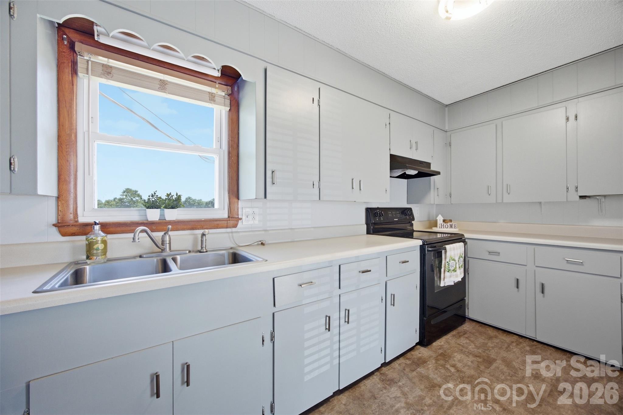 128 Old Hollis Road Property Photo 5