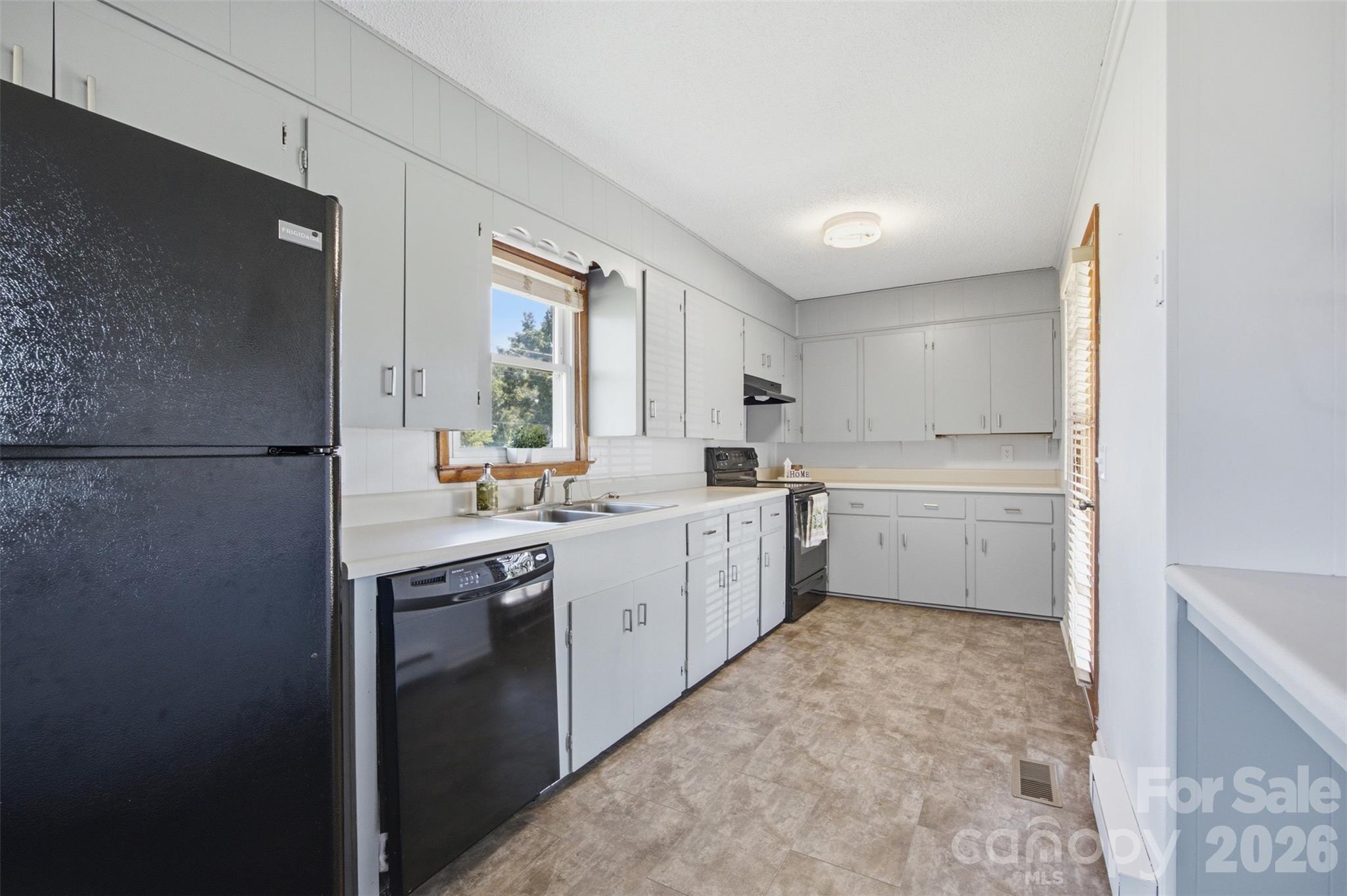 128 Old Hollis Road Property Photo 6