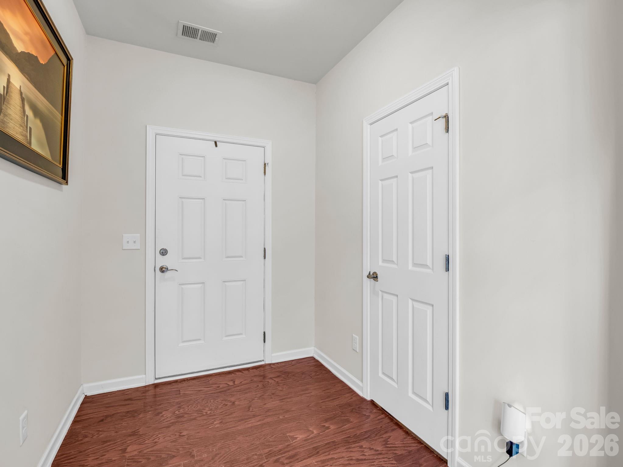 198 N River Road Property Photo 6