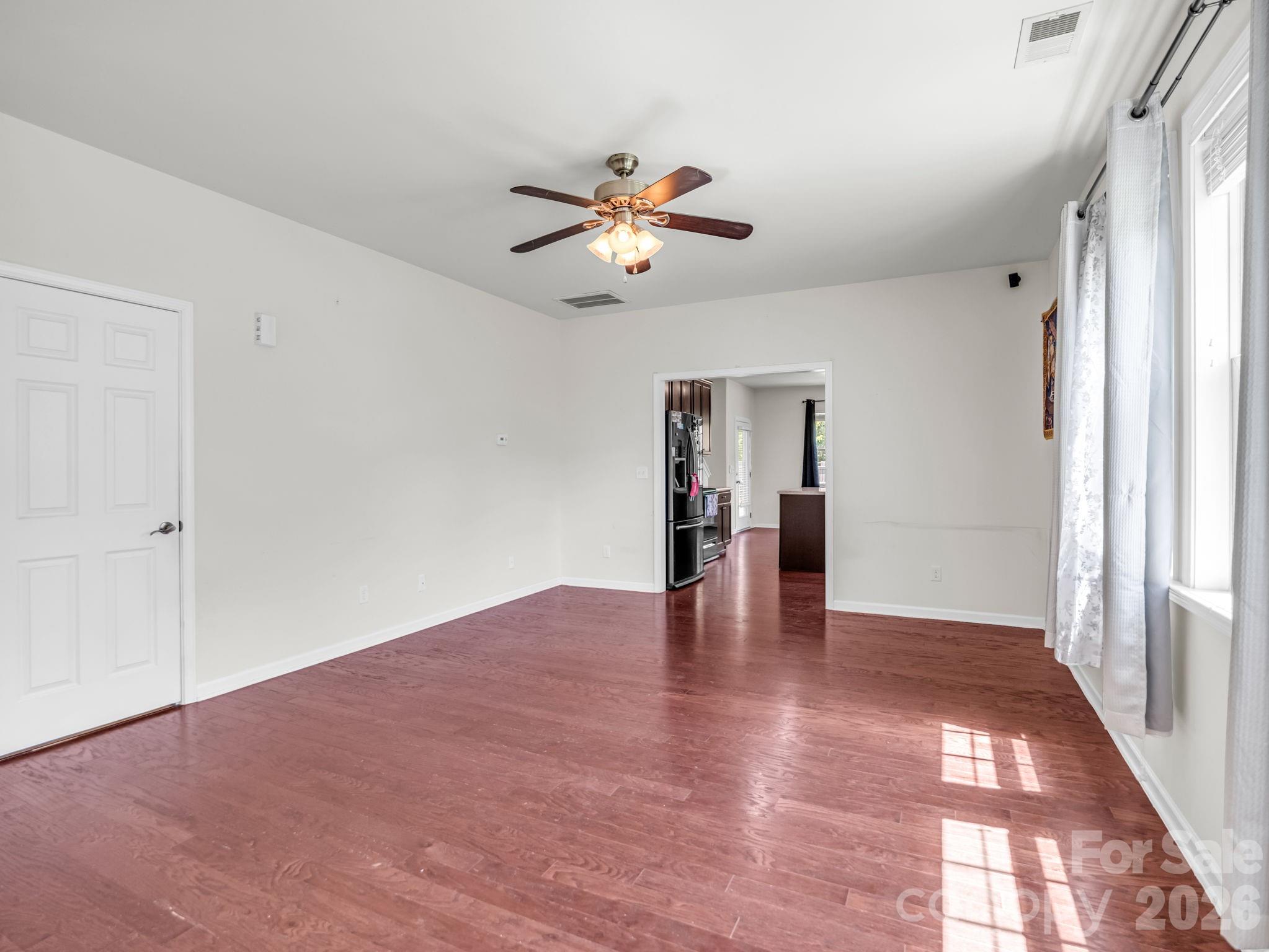 198 N River Road Property Photo 13