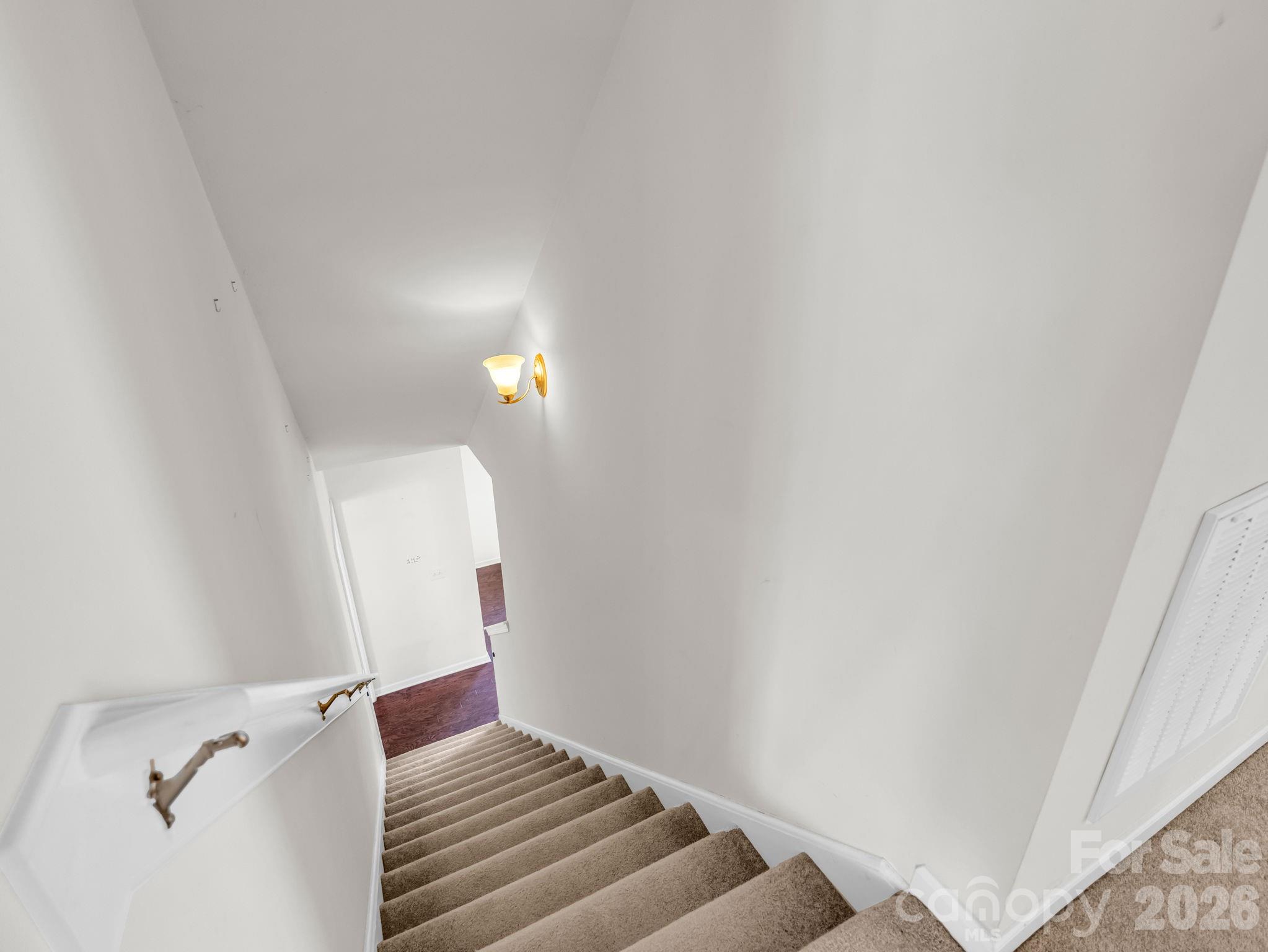 198 N River Road Property Photo 32