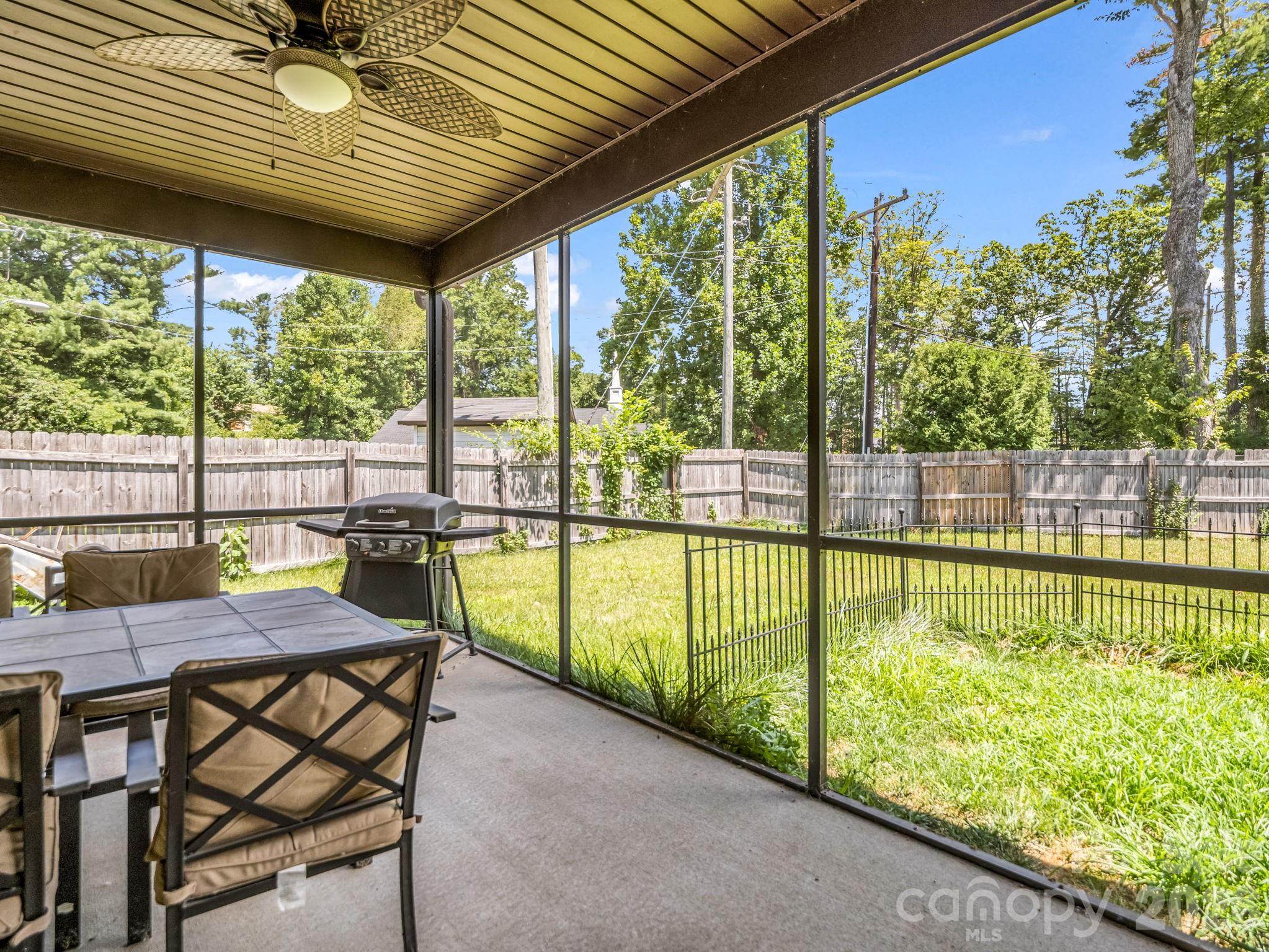 198 N River Road Property Photo 35