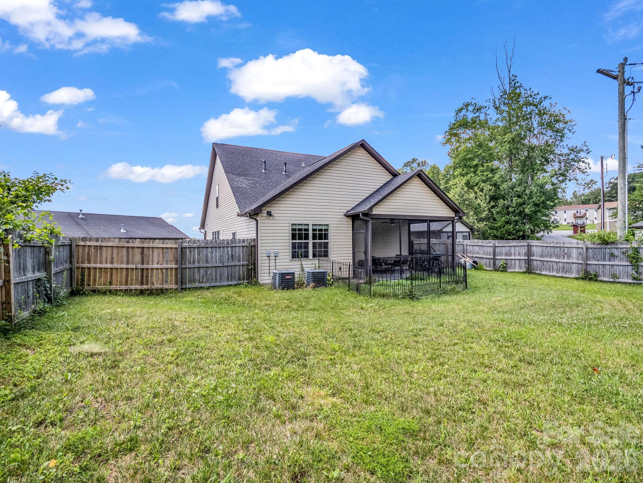 198 N River Road Property Photo 37