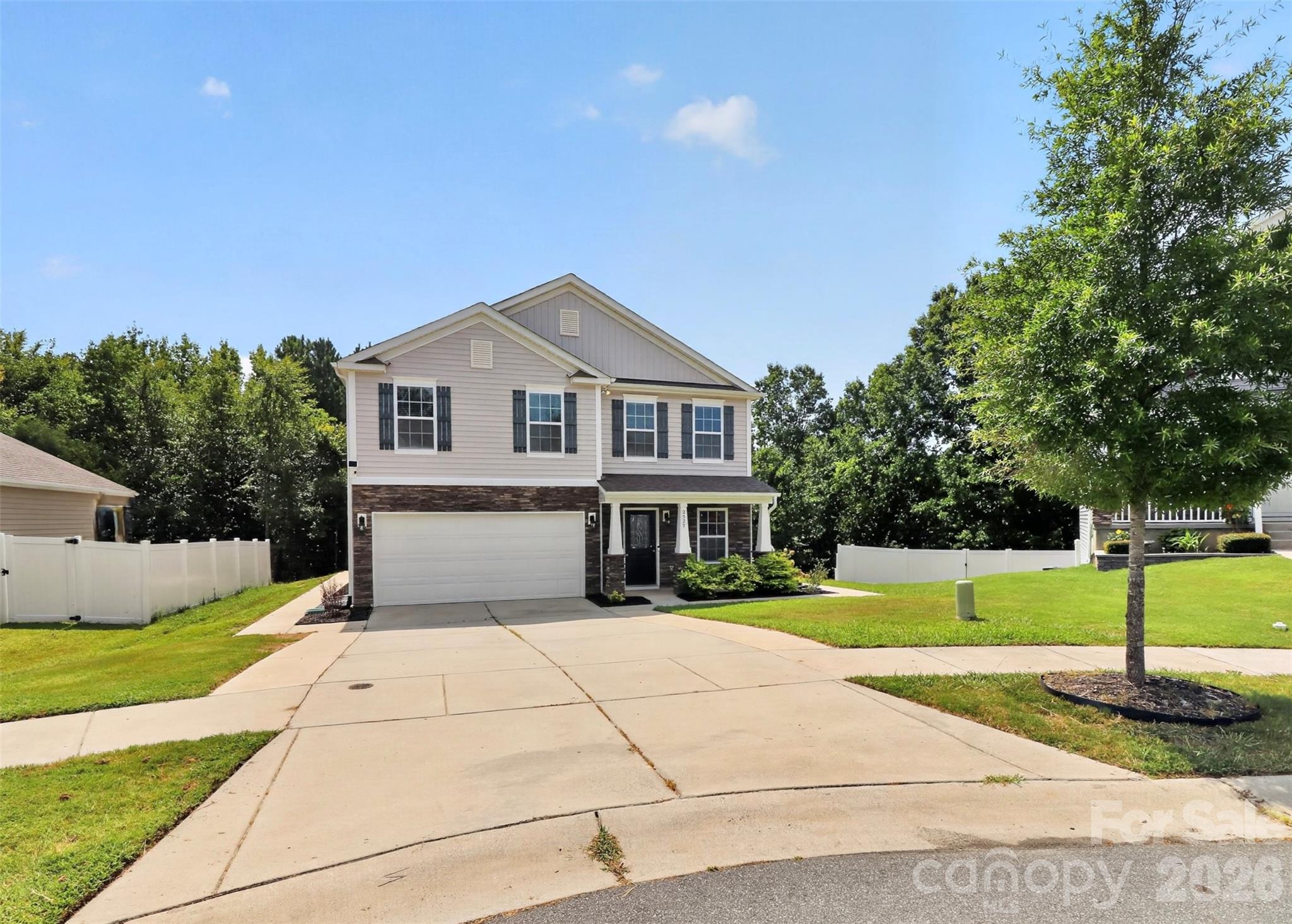2527 Austyn Joey Drive Property Photo 1