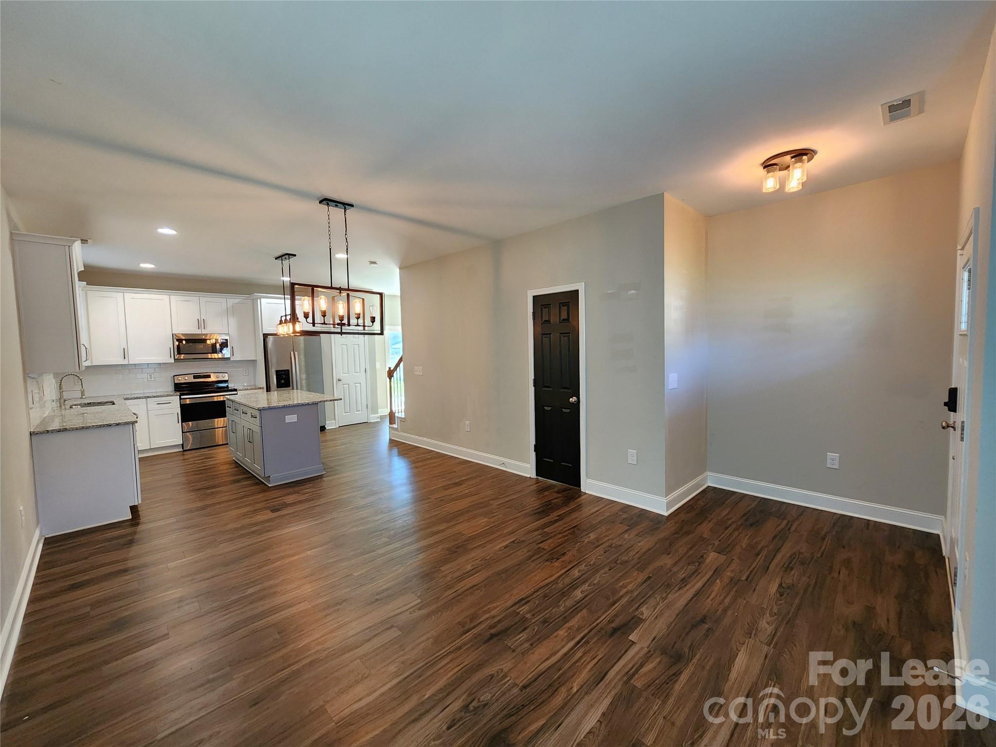 2520 Ashe Avenue Property Photo 3