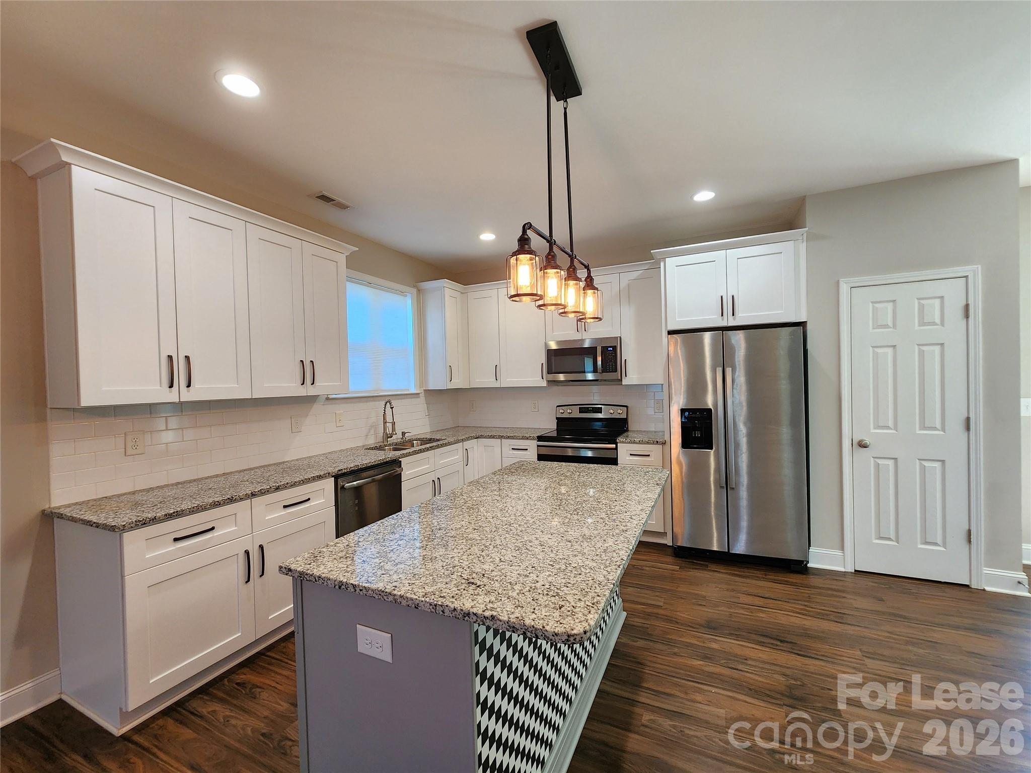 2520 Ashe Avenue Property Photo 4