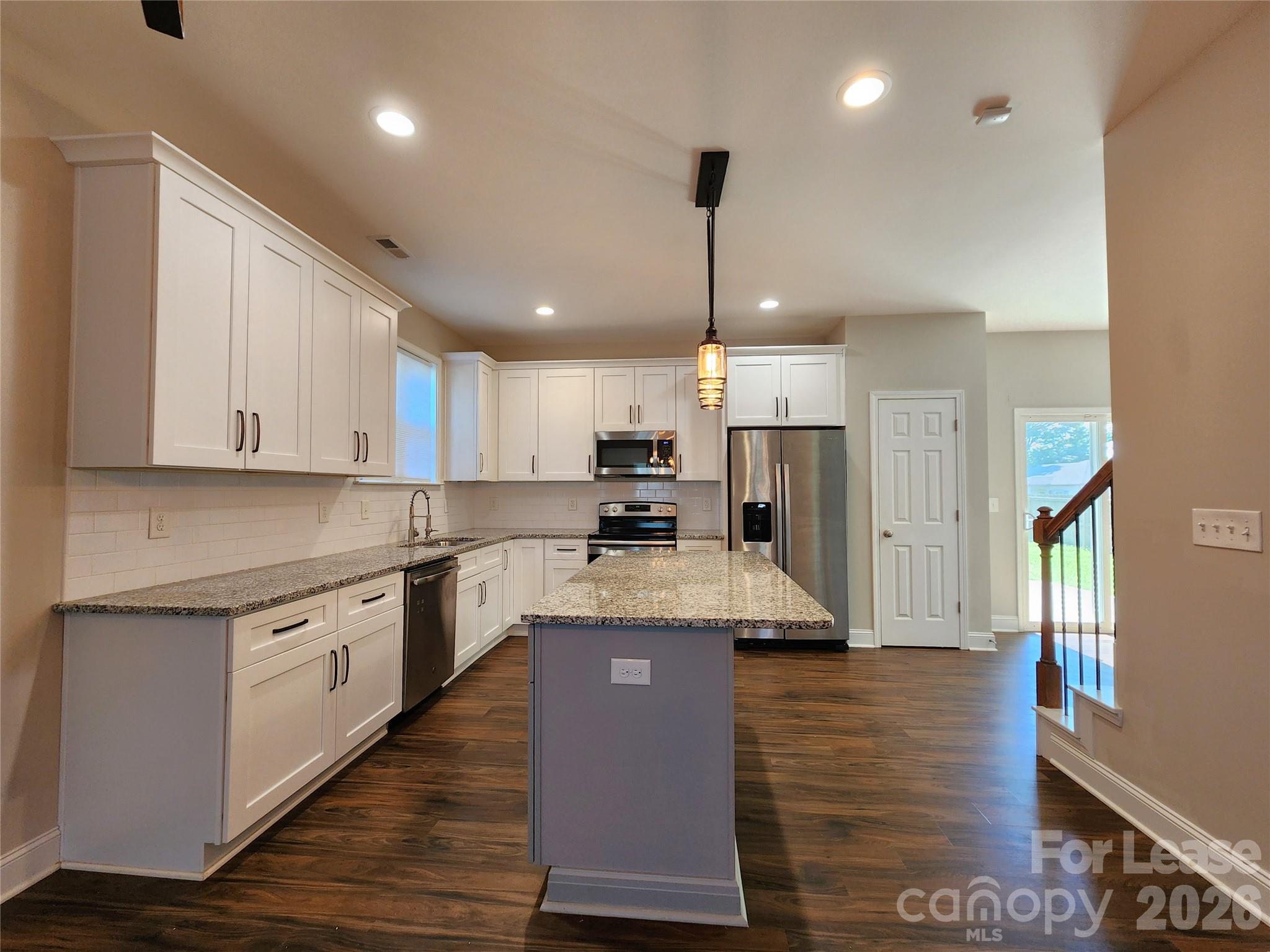 2520 Ashe Avenue Property Photo 5