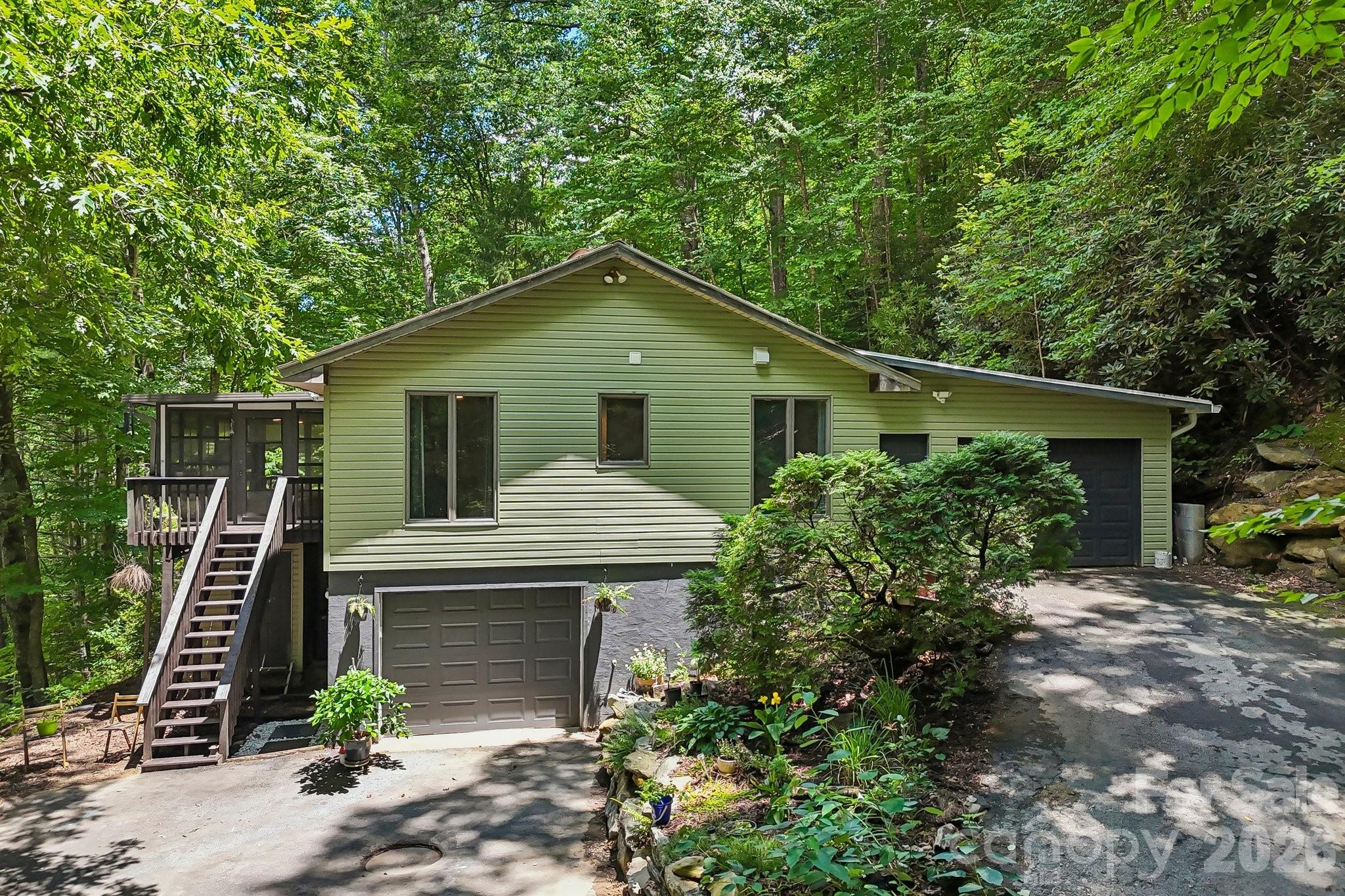 637 Cascade Lake Road Property Photo 1