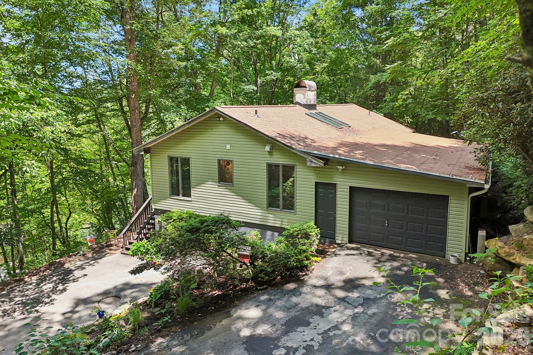 637 Cascade Lake Road Property Photo 2