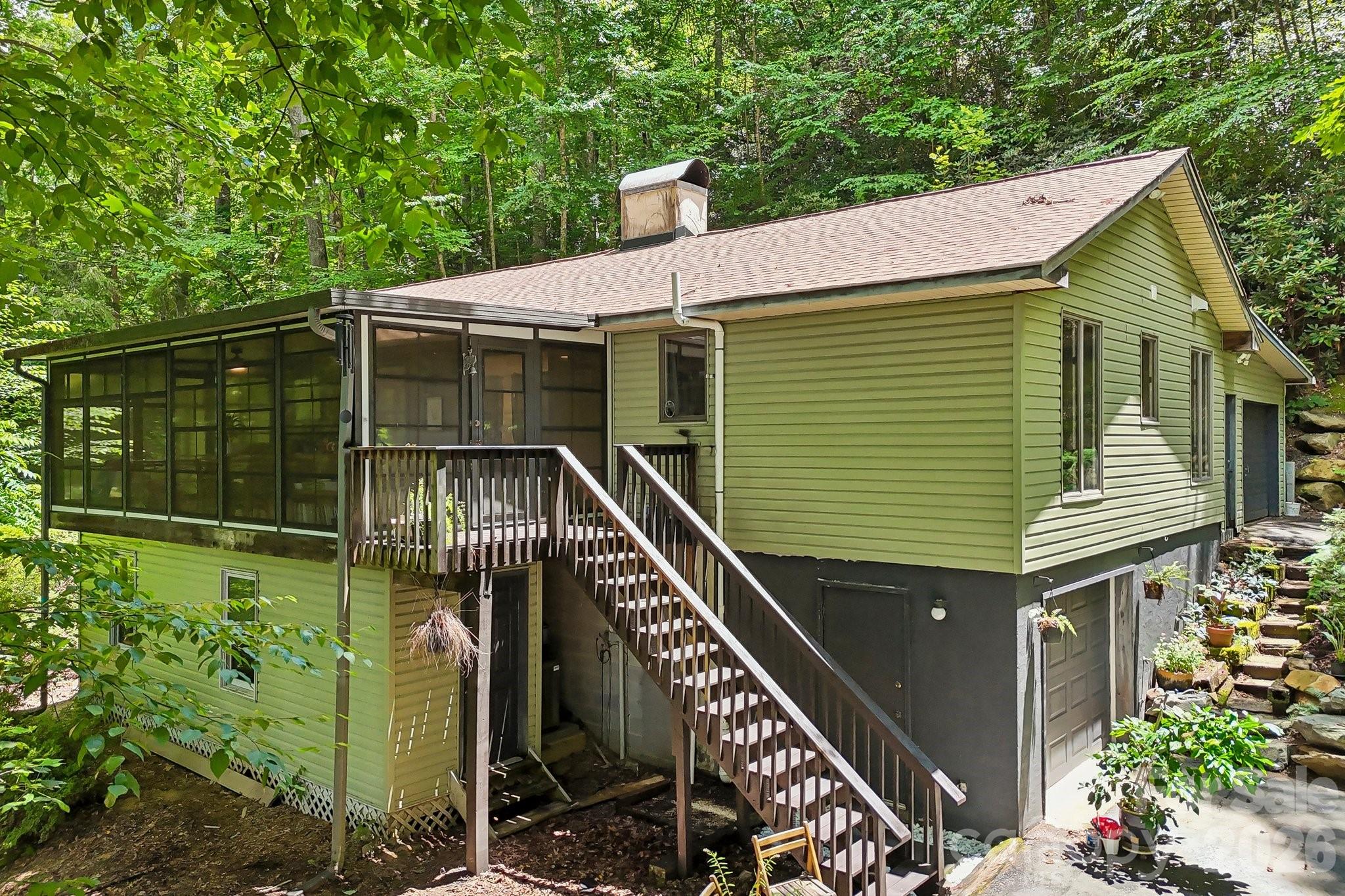 637 Cascade Lake Road Property Photo 3