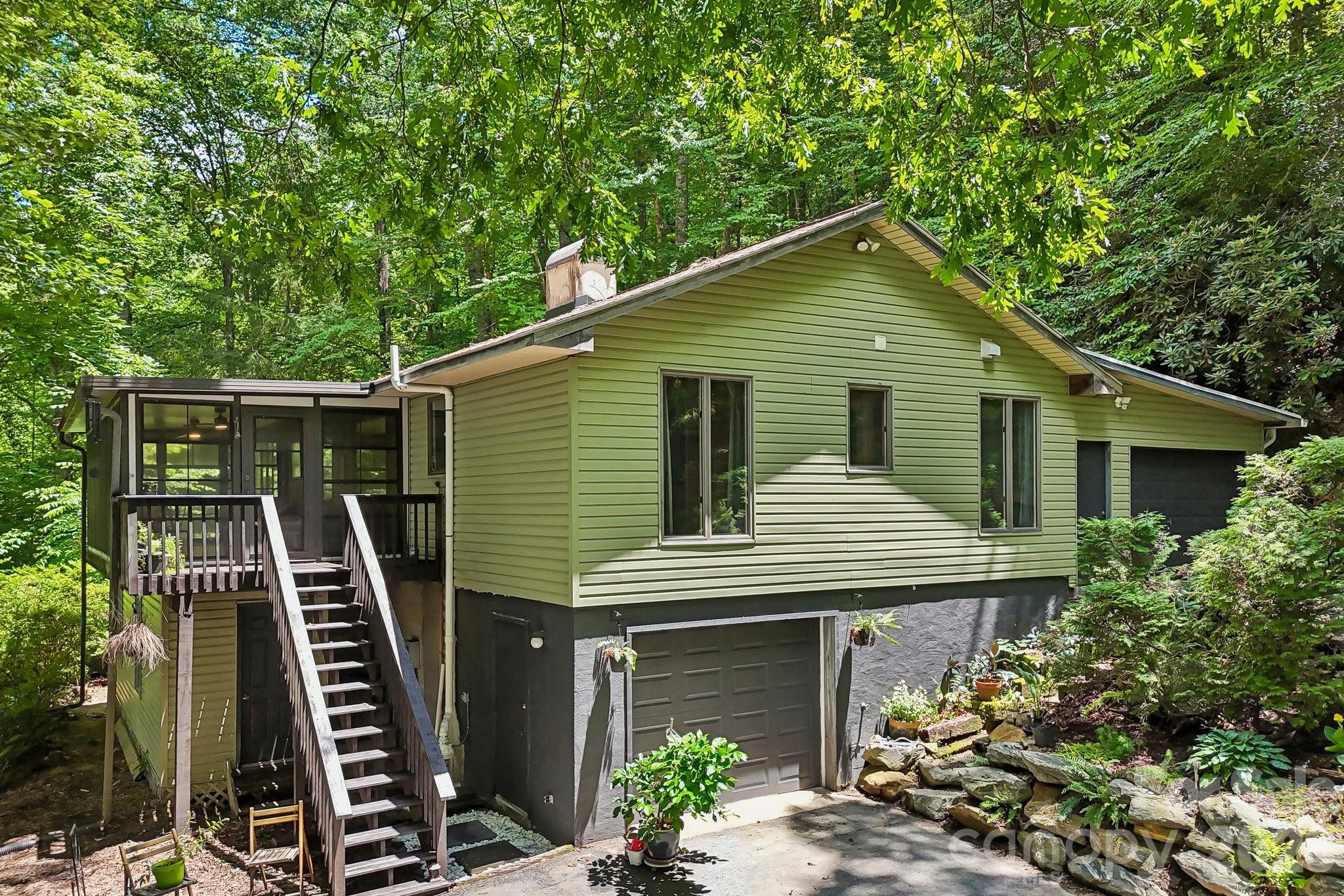 637 Cascade Lake Road Property Photo 5