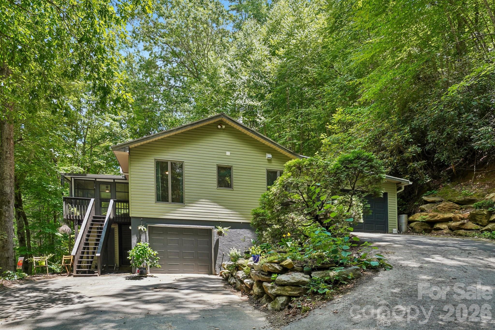 637 Cascade Lake Road Property Photo 6