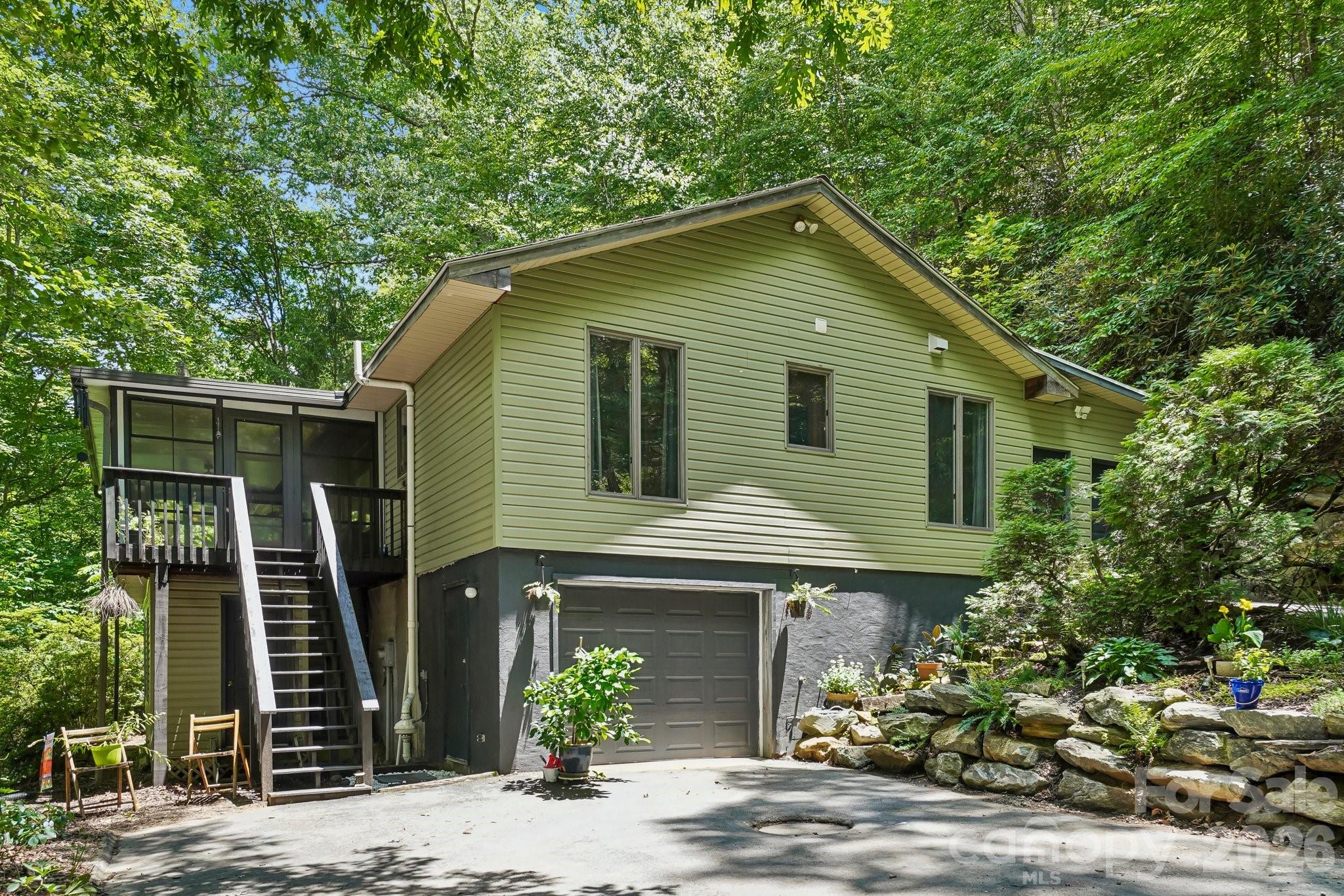 637 Cascade Lake Road Property Photo 7