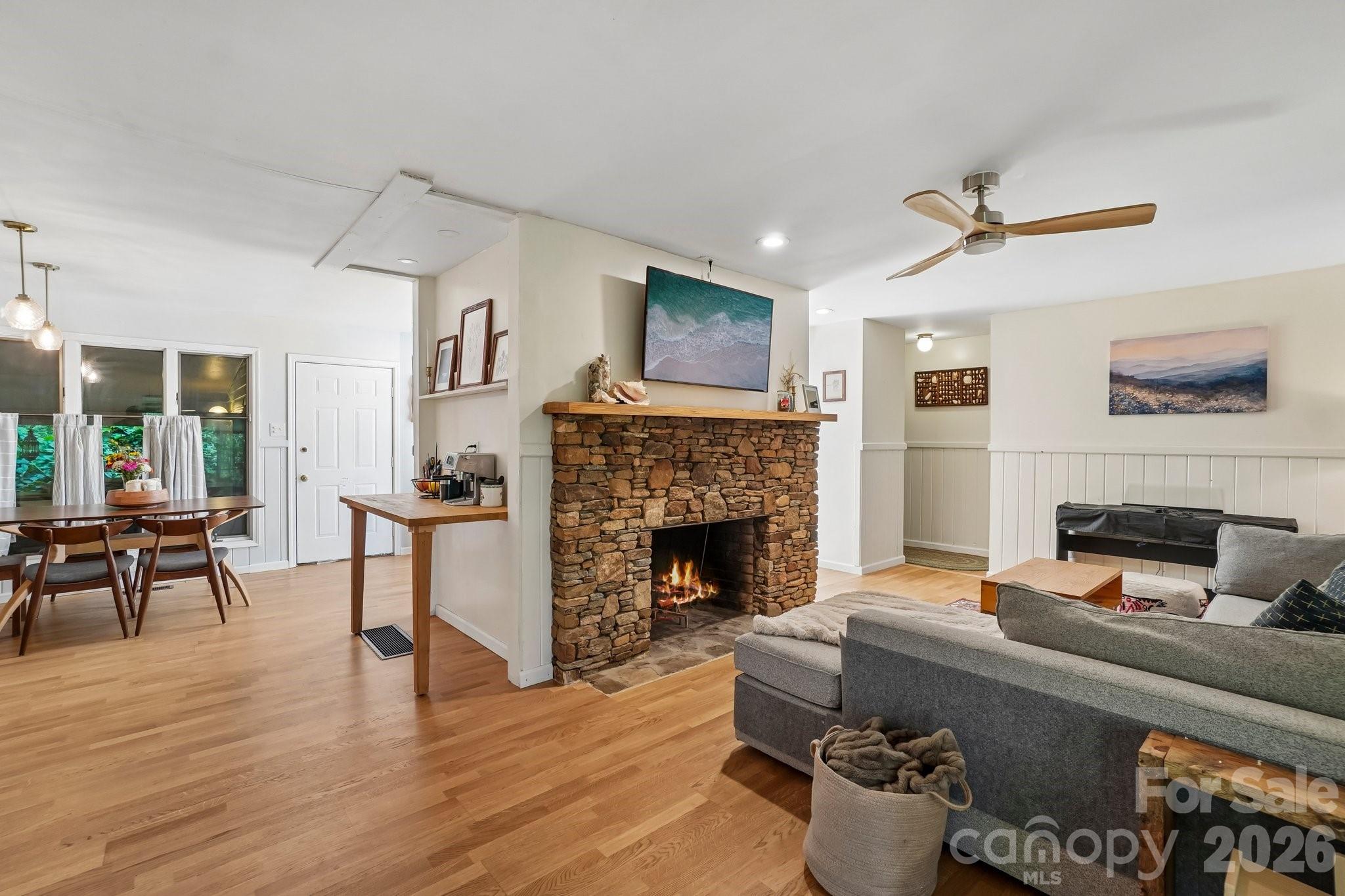 637 Cascade Lake Road Property Photo 13