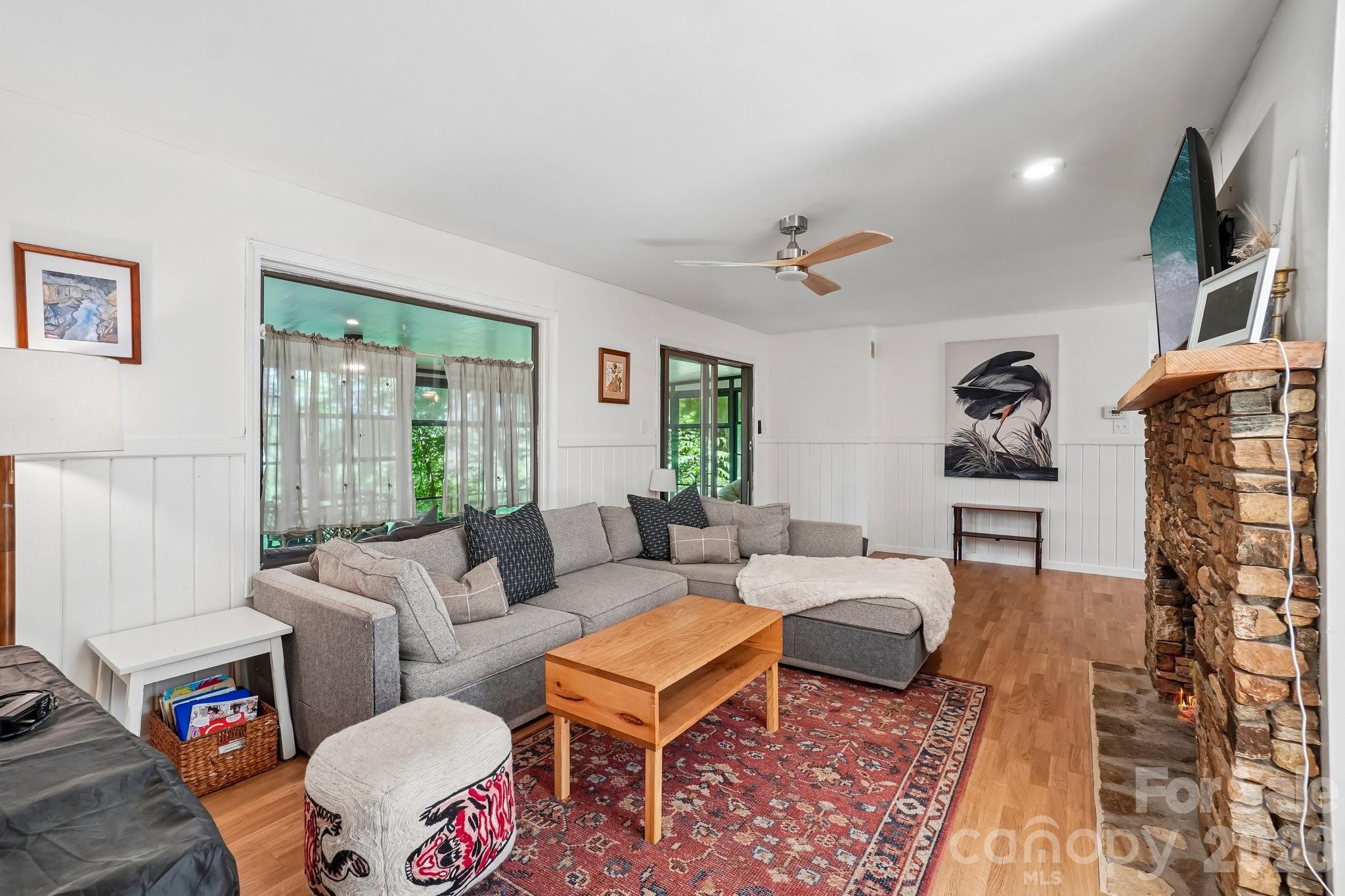 637 Cascade Lake Road Property Photo 14
